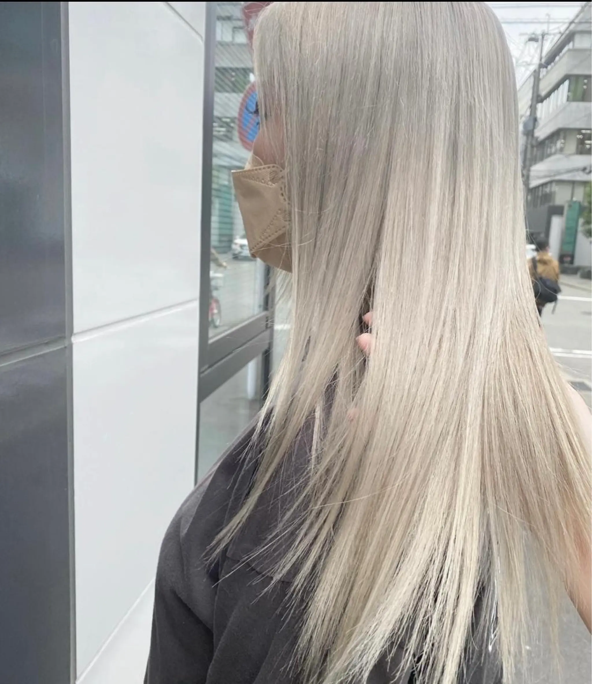 ロング カラー GiseL アンリのヘアスタイル