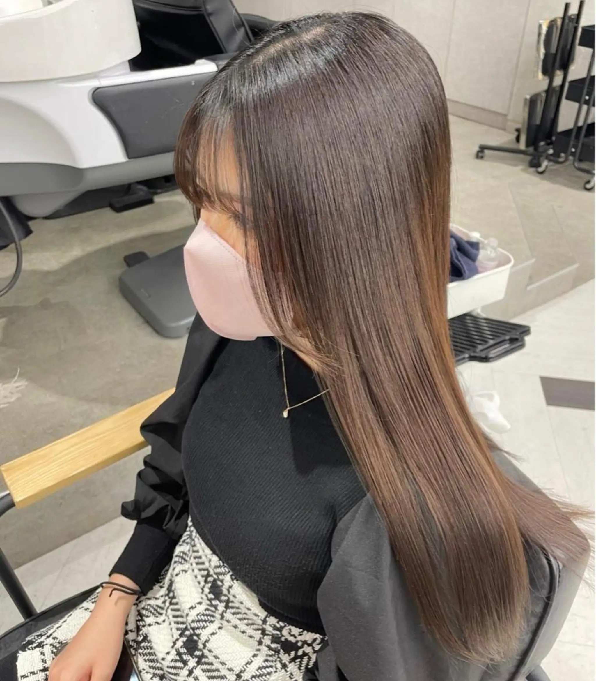 ロング カラー パーマ ヘアアレンジ メンズ キッズ ネイル マツエク・マツパ アイブロウ mona/ ストレートスタイル✨のヘアスタイル