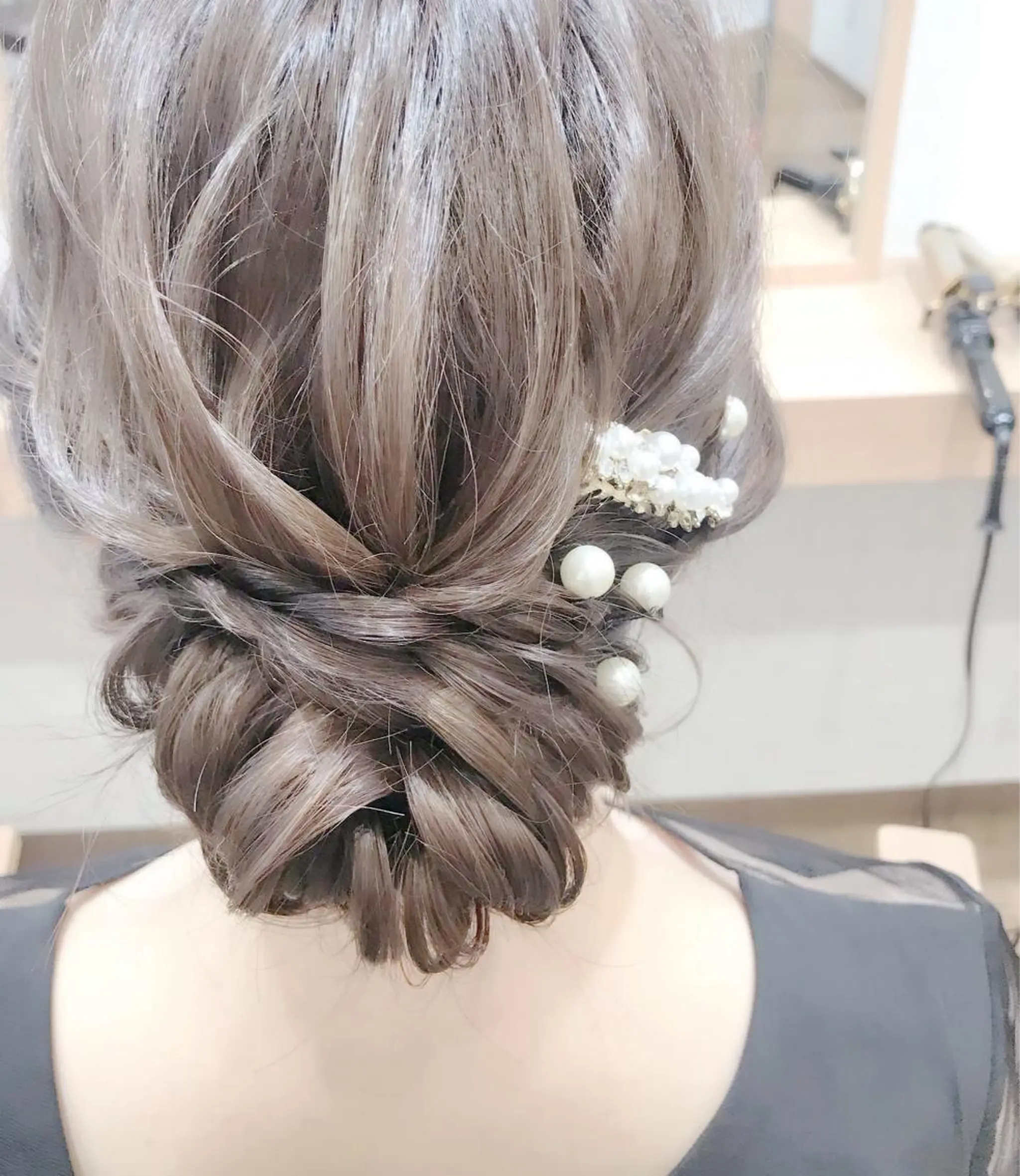 ミディアム ヘアアレンジ ローシニヨン ヘアセット GRANLUSSO 〜グランルッソ駅前店所属・木口 嘉美のヘアスタイル