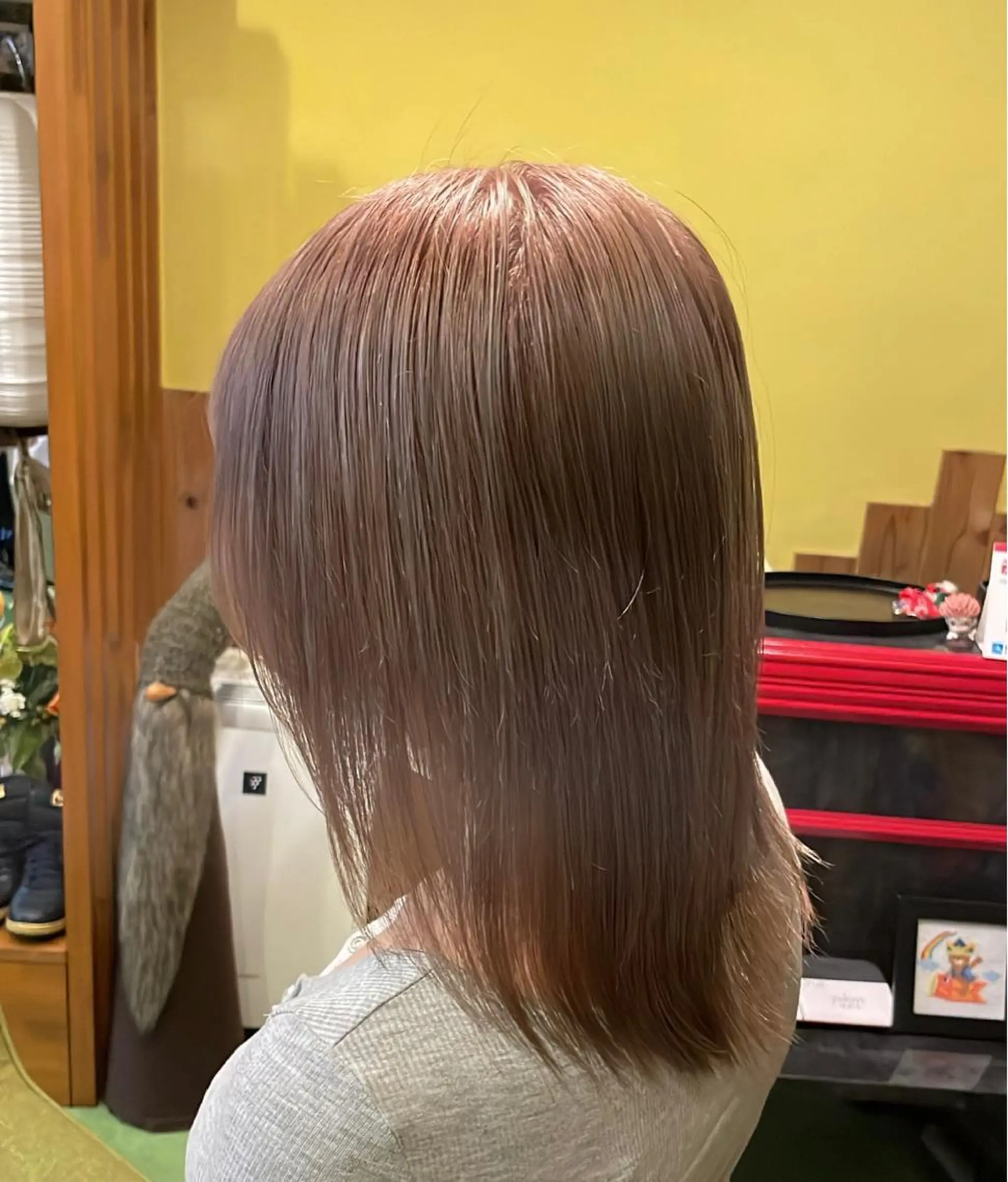 ミディアム カラー ベージュカラー ピンクカラー トリートメント デザインカラー🏝️ 須賀汐音のヘアスタイル