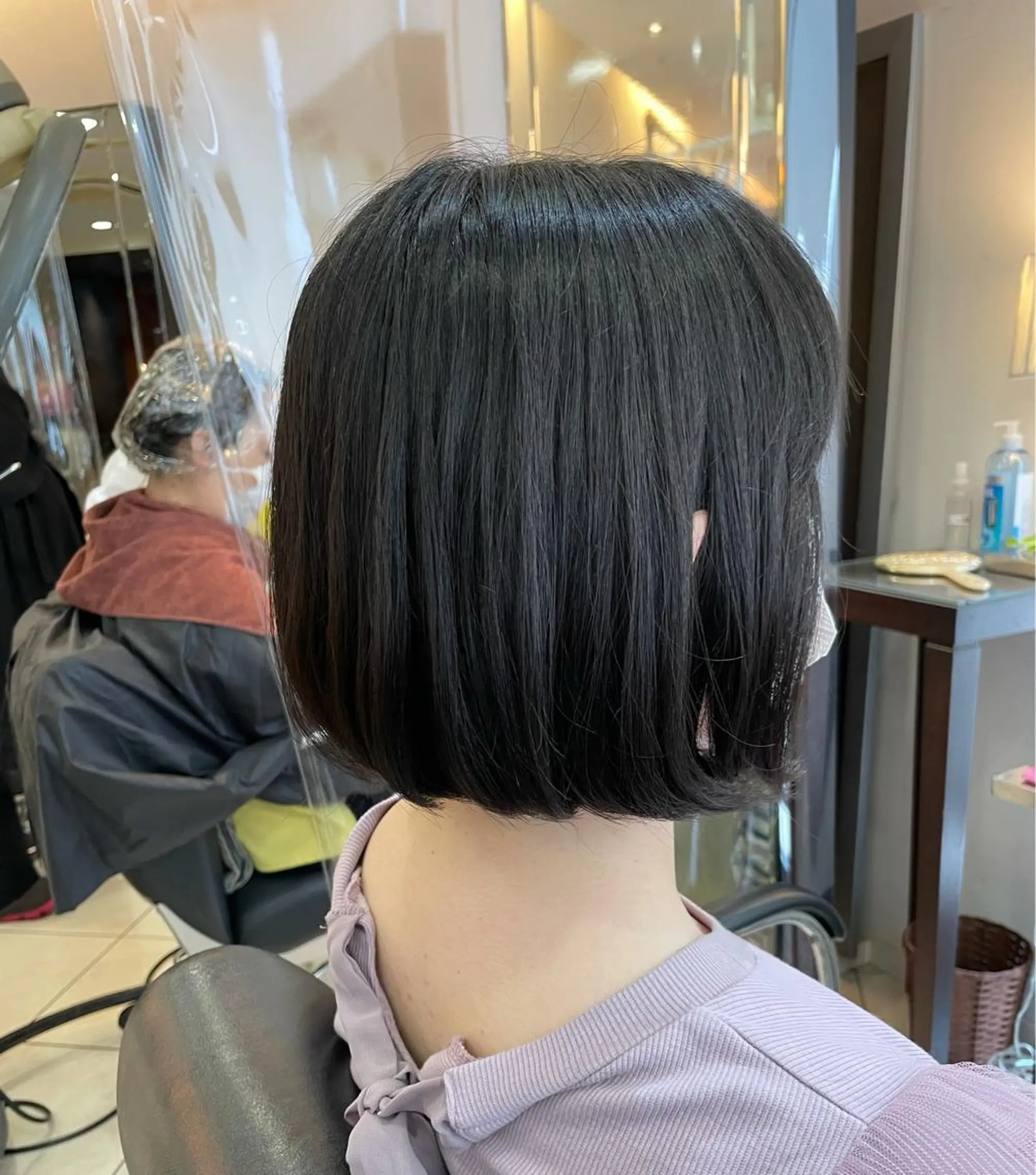 ミディアム ボブ ミナミ マキコのヘアスタイル