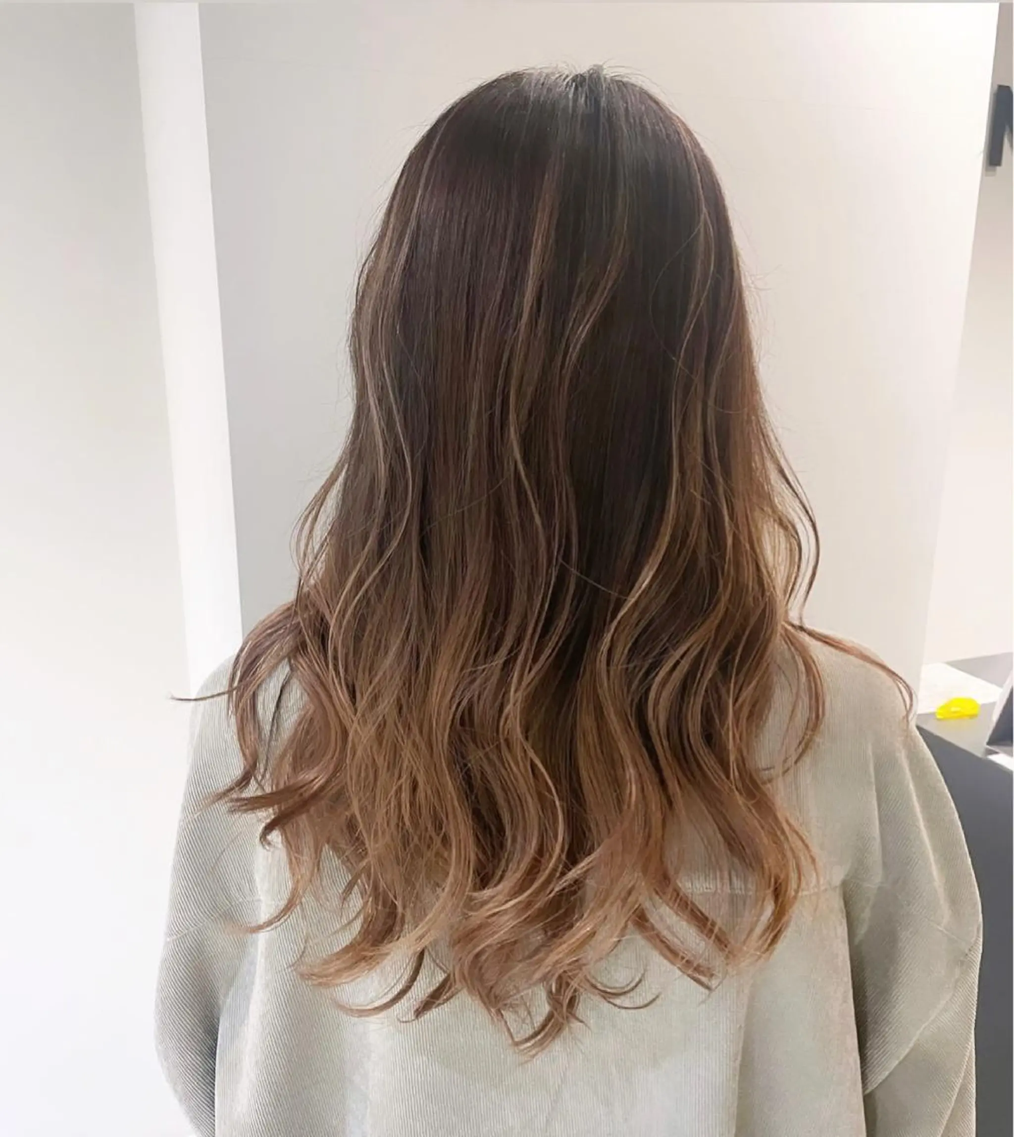 ミディアム カラー バレイヤージュ レイヤーカット ヘアカラー トリートメント ブリーチ👩‍🦳/ ‪✂︎MANAMIのヘアスタイル