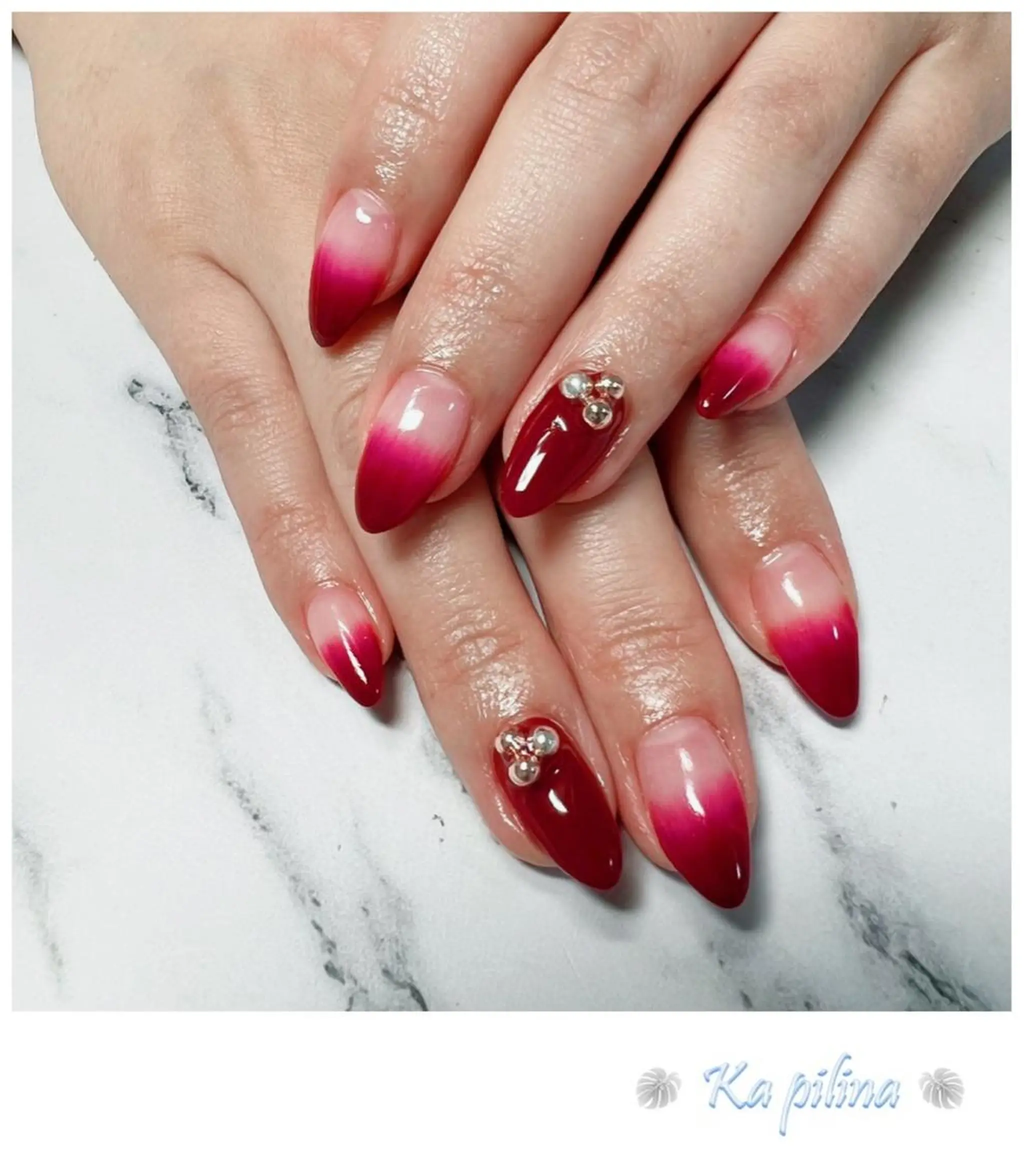 ネイル グラデーション 赤色 Nail salon Ka pilinaのネイルデザイン