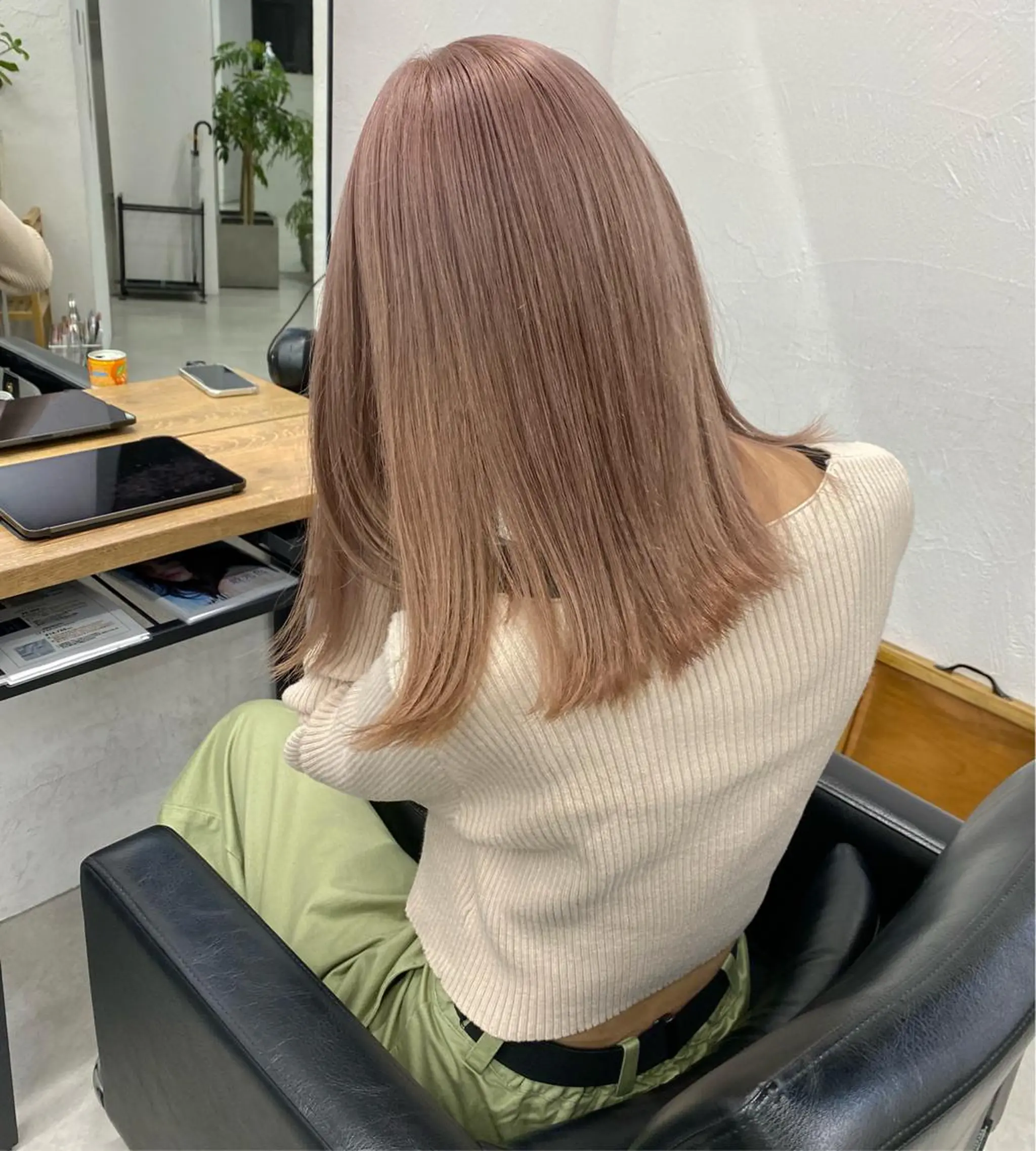 セミロング カラー ヘアアレンジ アッシュ ベージュカラー ミルクティーベージュ ピンクカラー ピンクアッシュ ブリーチダブルカラー ハイライト/山本喜熙のヘアスタイル