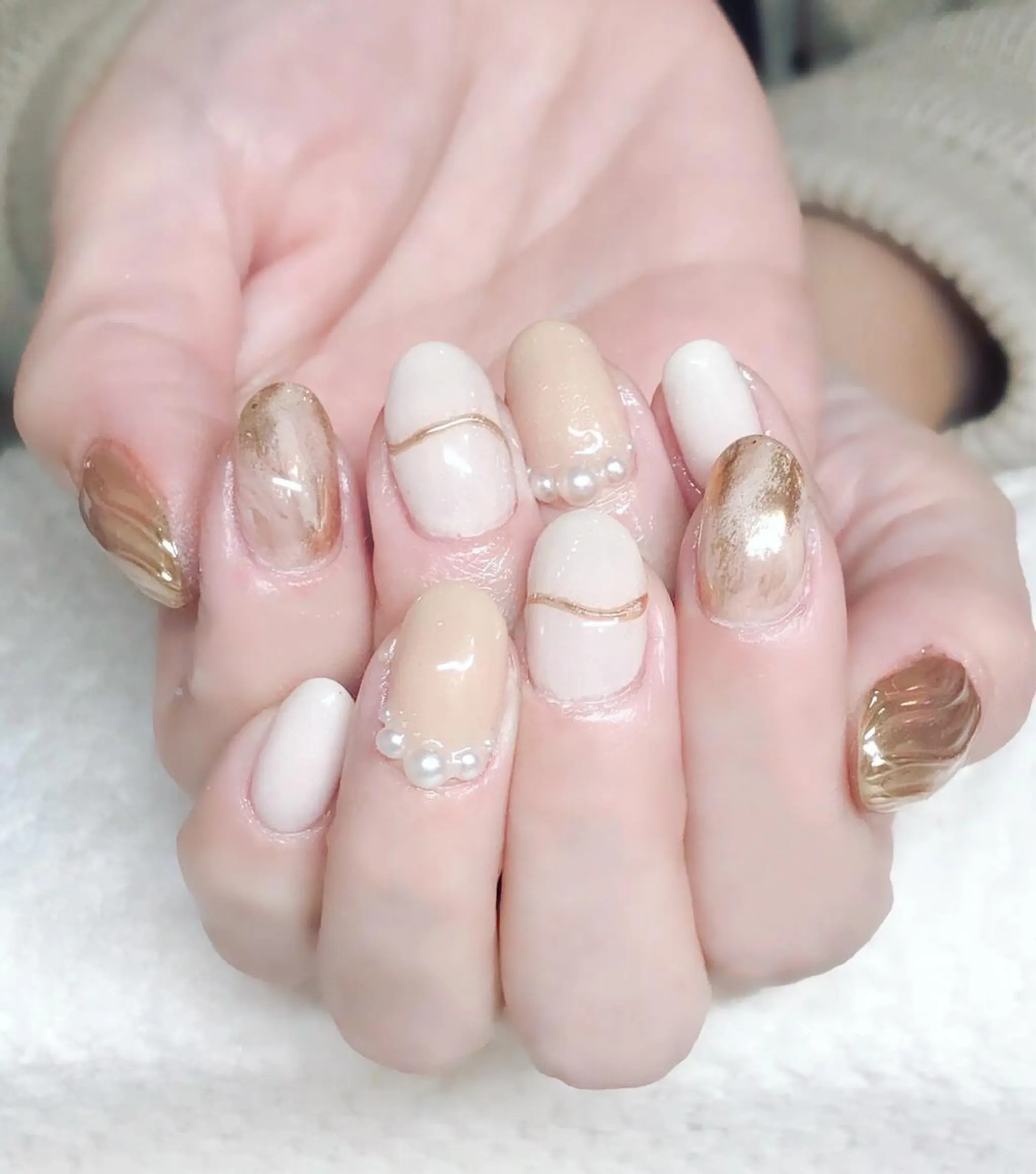 ネイル ジェルネイル ゴールド 卒業式 ニュアンスネイル オフィスネイル Nyanco Nailのネイルデザイン