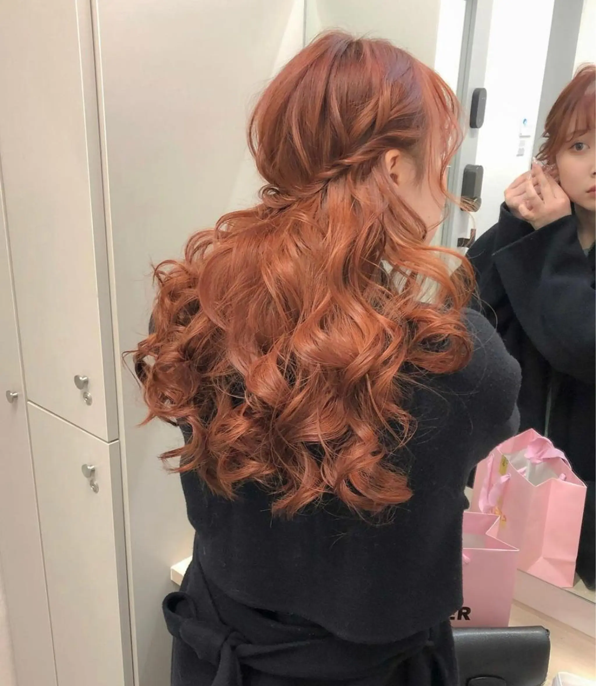 ロング カラー ヘアアレンジ ハーフアップ ヘアカラー トリートメント autre所属・大久保 ひでなりのヘアスタイル