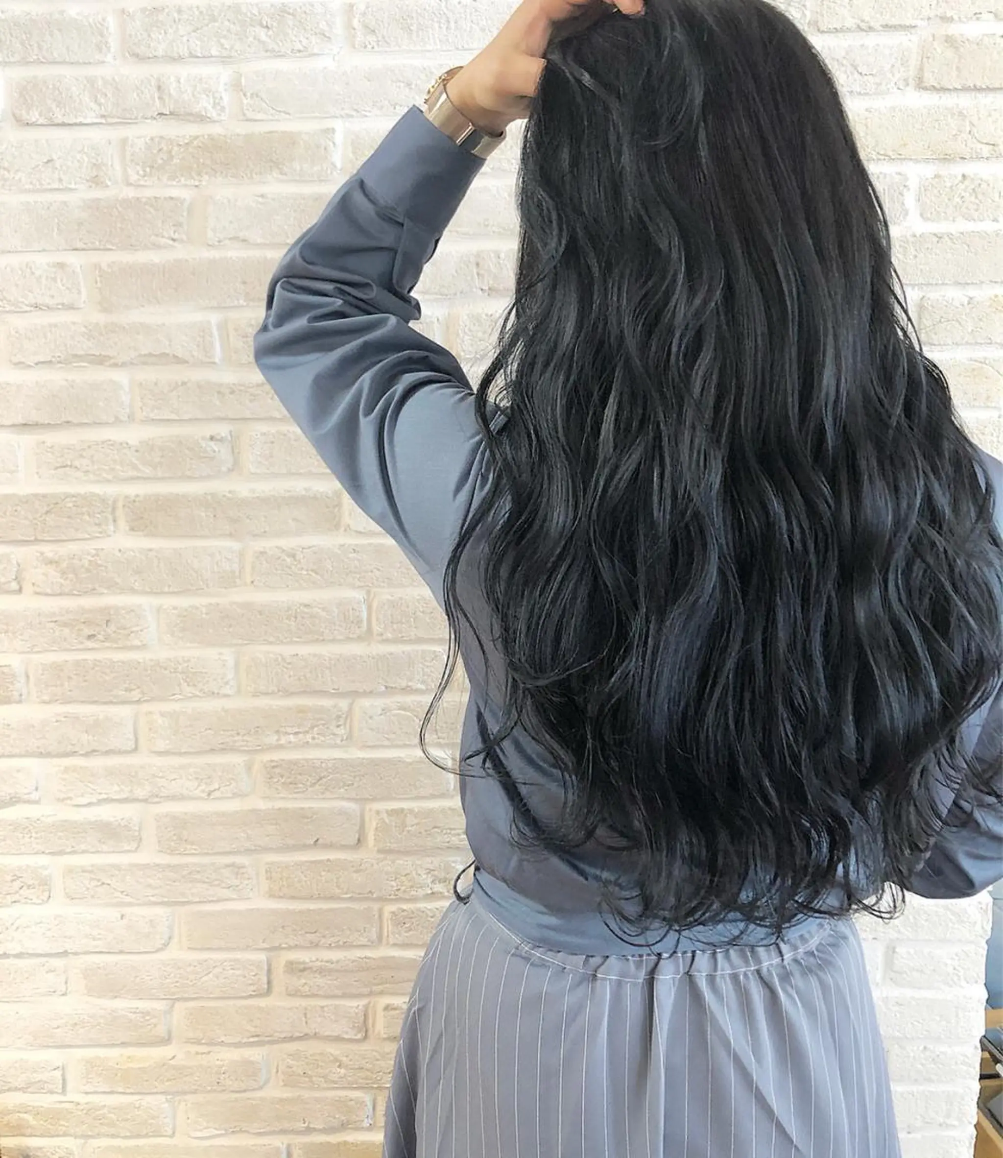ロング カラー アディクシーカラー ブリーチ ブルーカラー ブルージュ 透明感カラー hair salon Ranun髪質改善のヘアスタイル