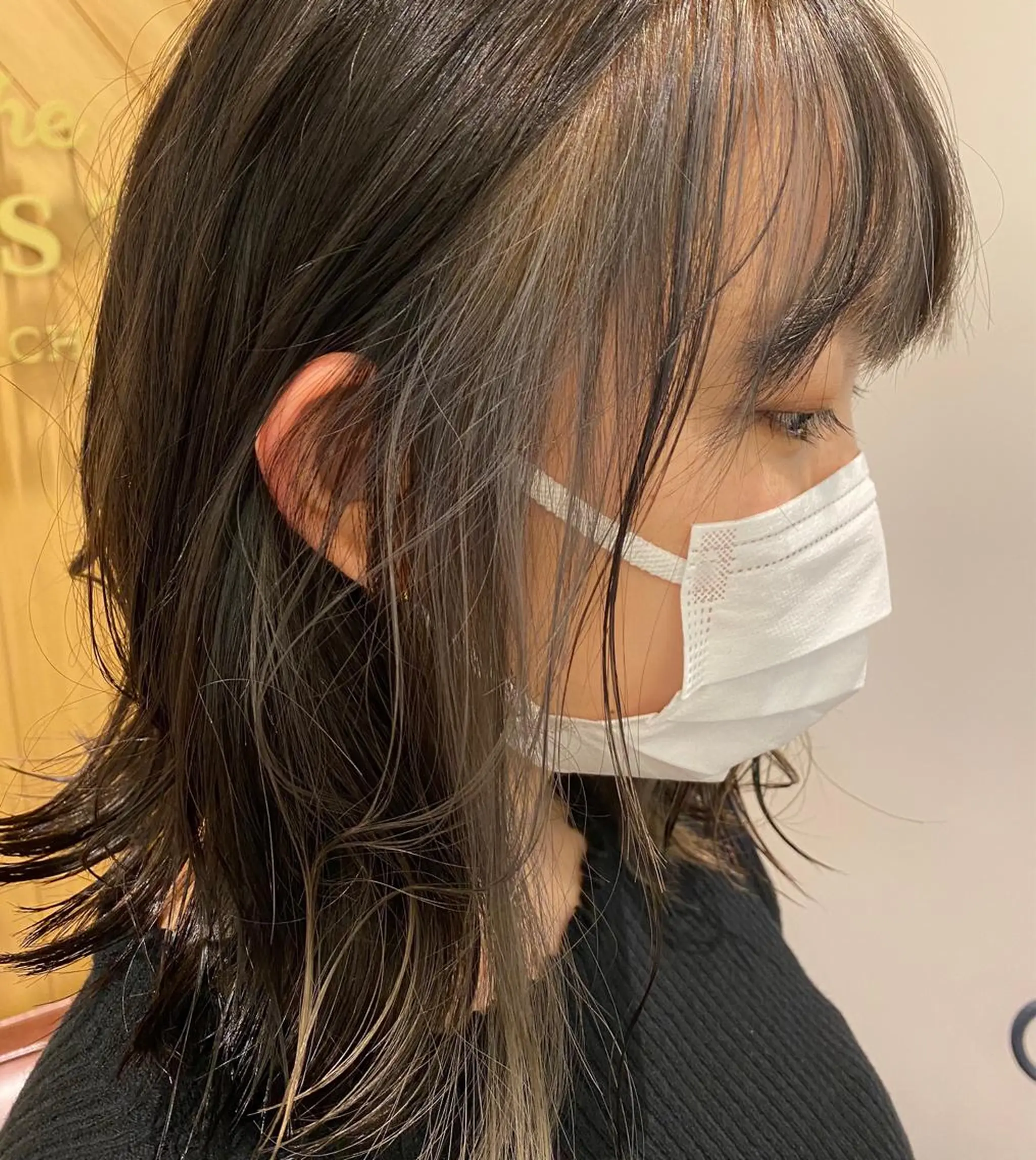 ミディアム カラー 顔周りカット 井上 舞のヘアスタイル