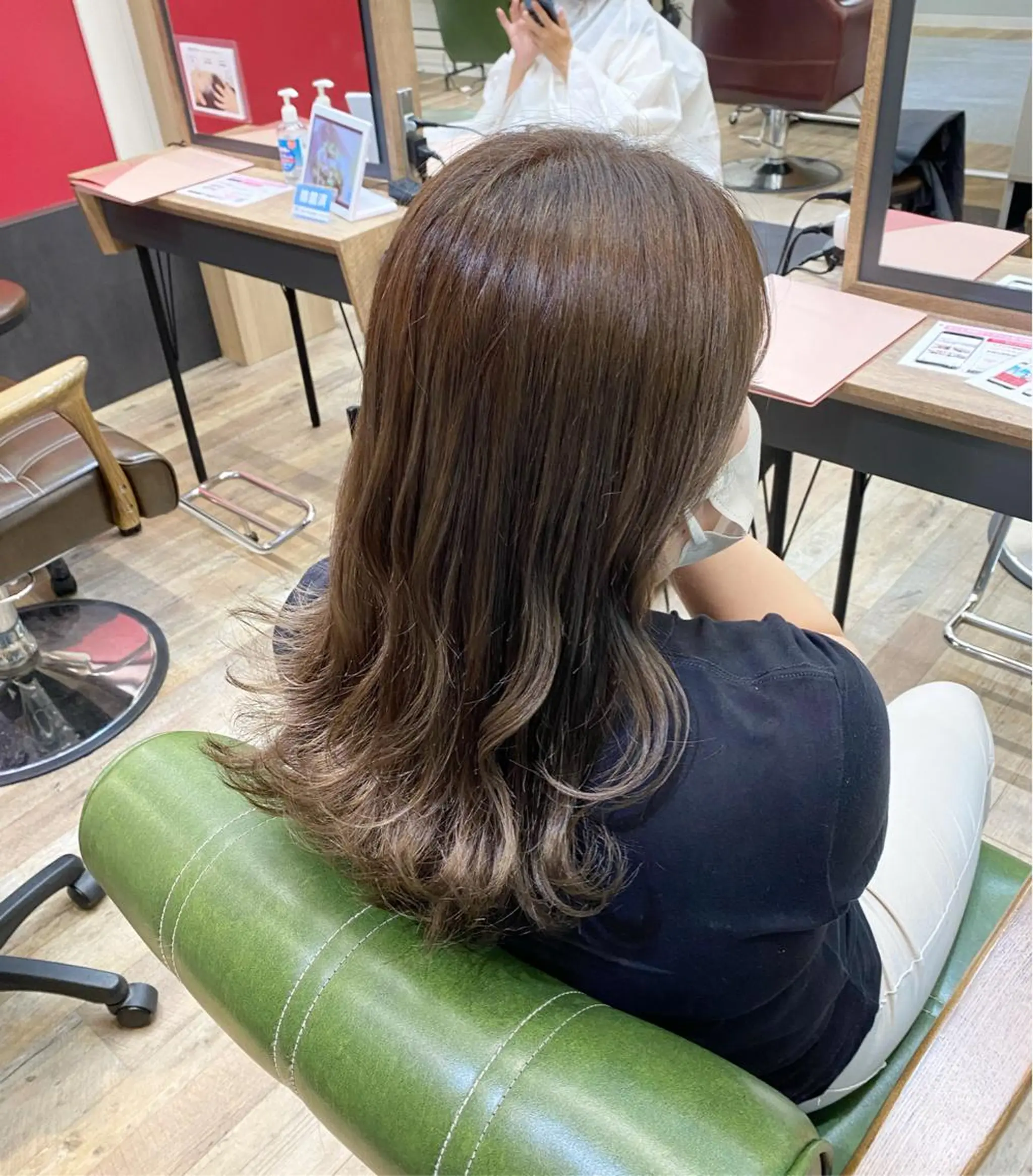 ロング カラー グレージュ Becky Lash 小倉店所属・アイブロウWAX 🌷モデル募集中🌷のマツエク・マツパデザイン