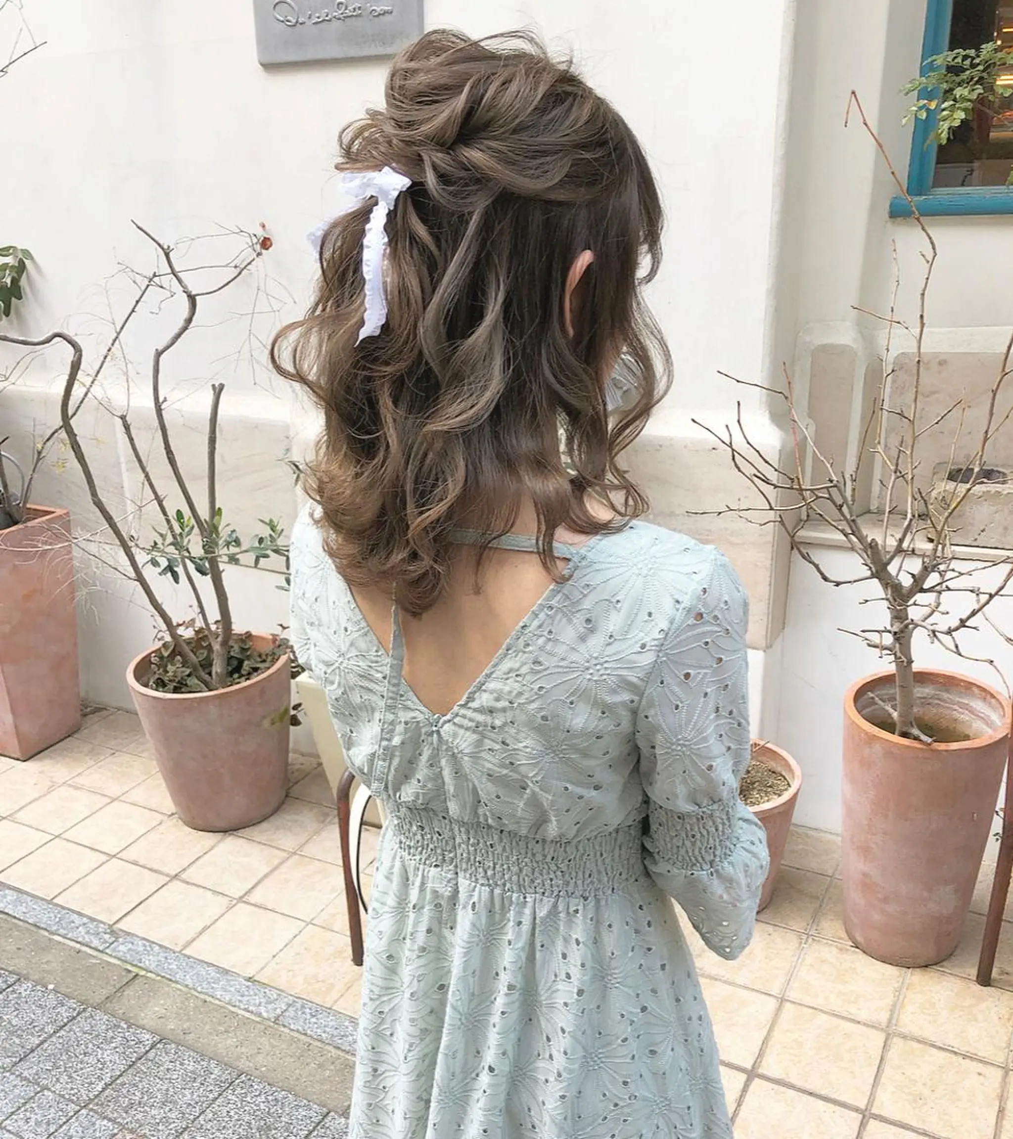 セミロング カラー ヘアアレンジ ハーフアップ ベージュカラー オリーブベージュ ヘアカラー トリートメント autre所属・大久保 ひでなりのヘアスタイル