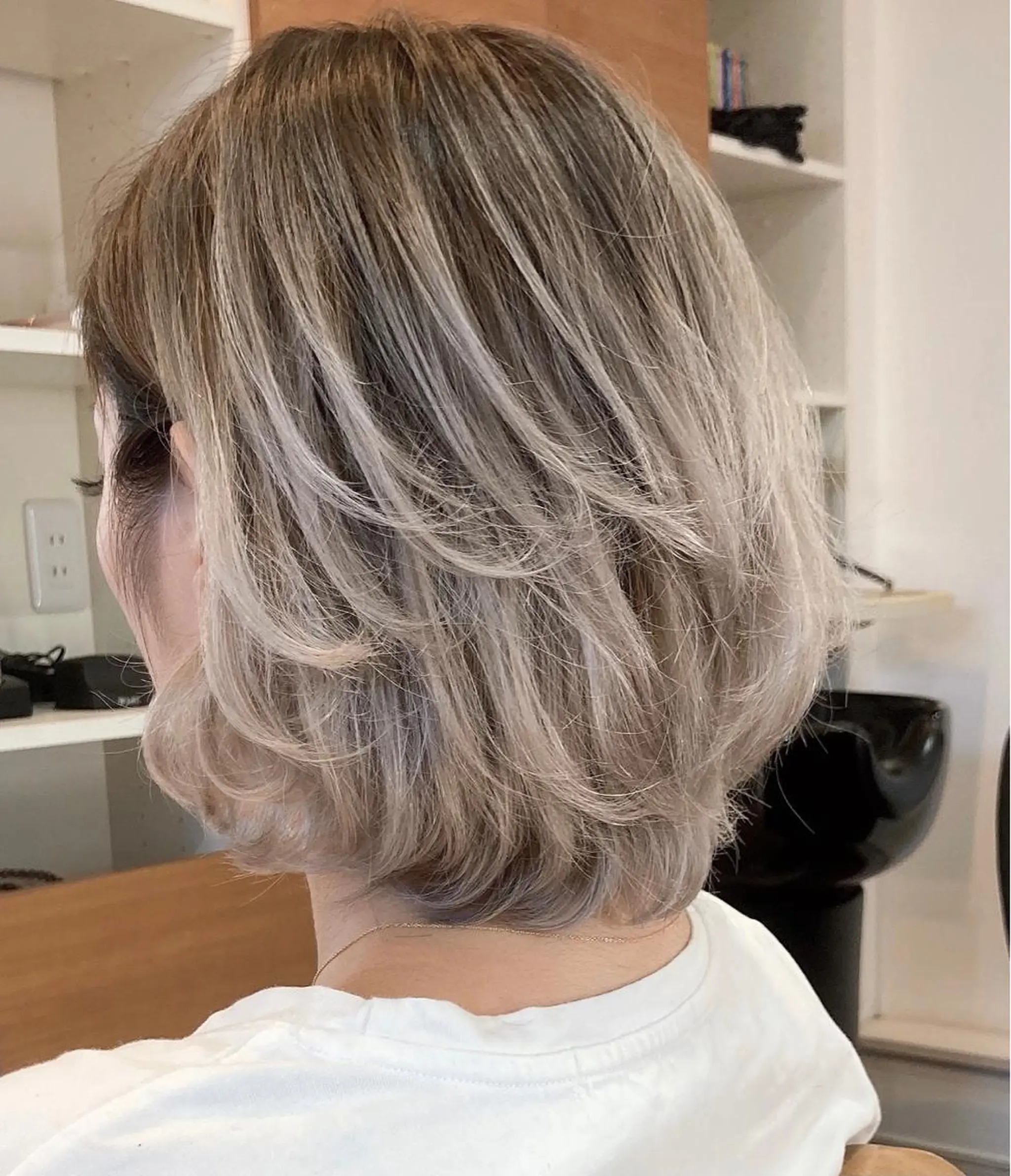ショート カラー バレイヤージュ ハイトーンカラー レイヤーカット カット ヘアカラー トリートメント 山本 将史のヘアスタイル