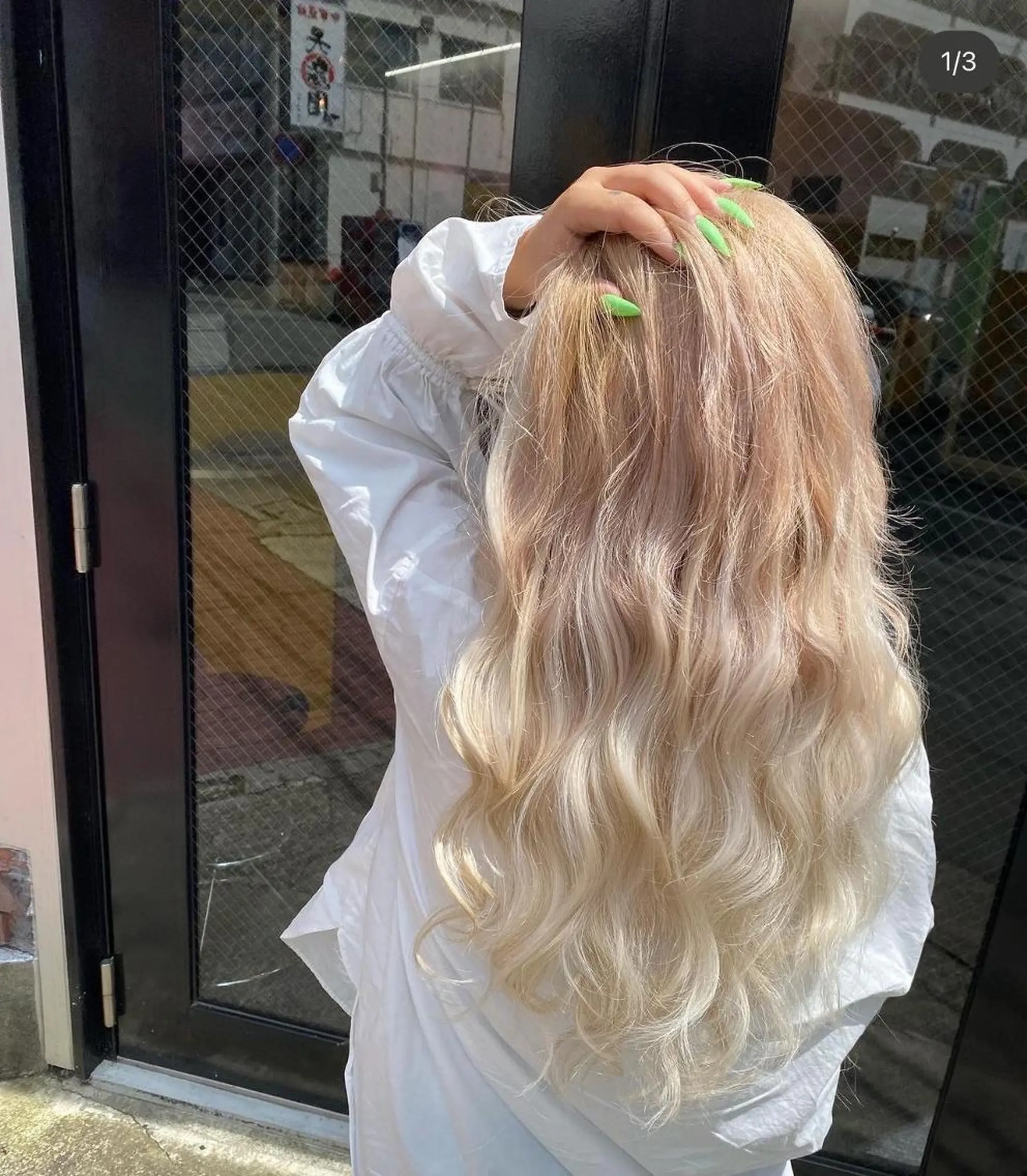 カラー ロング 紺野 愛美のヘアスタイル