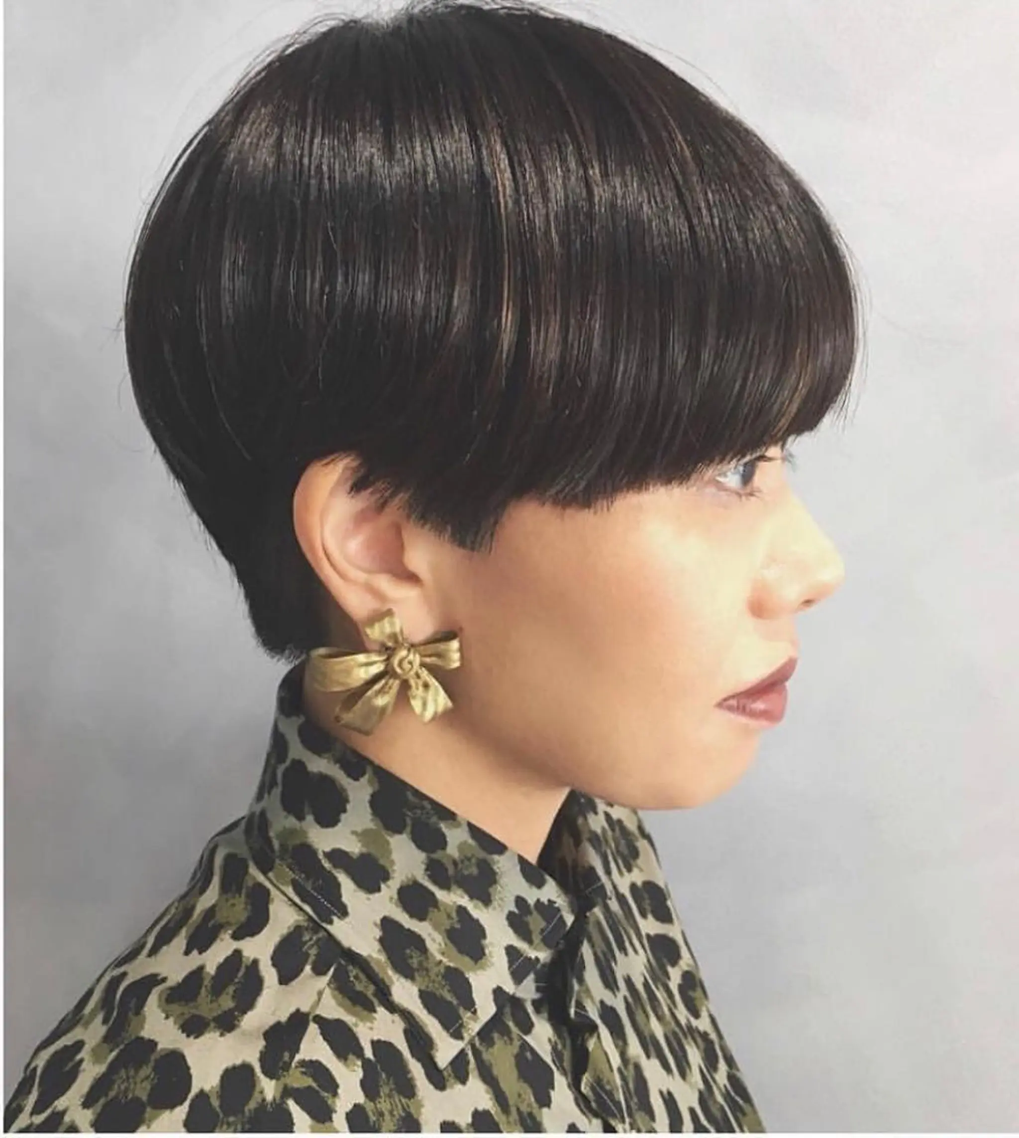 ショート カラー おおたけ あゆみのヘアスタイル