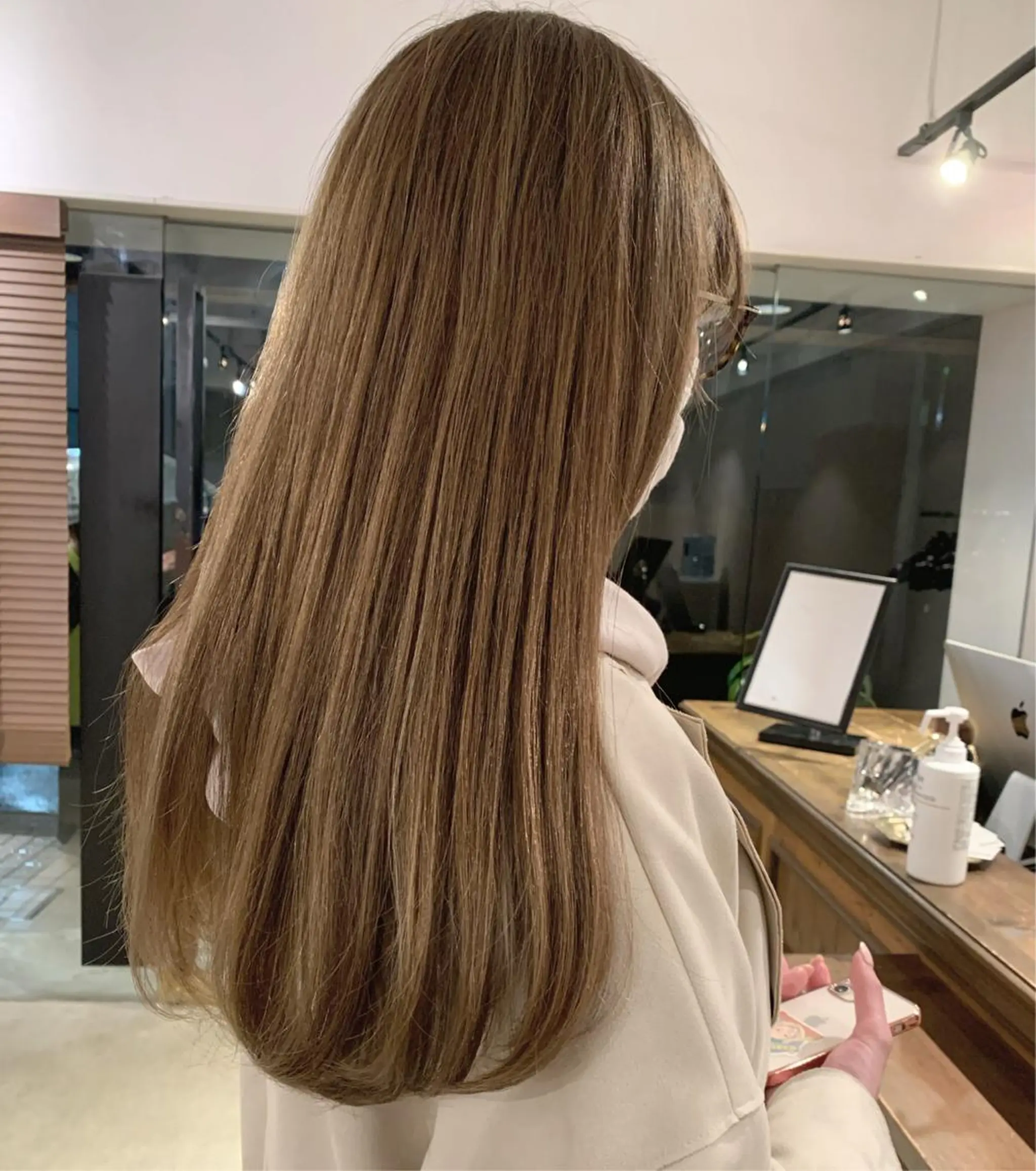 ロング カラー 透明感/オリーブ/ グレージュ/YUKAのヘアスタイル