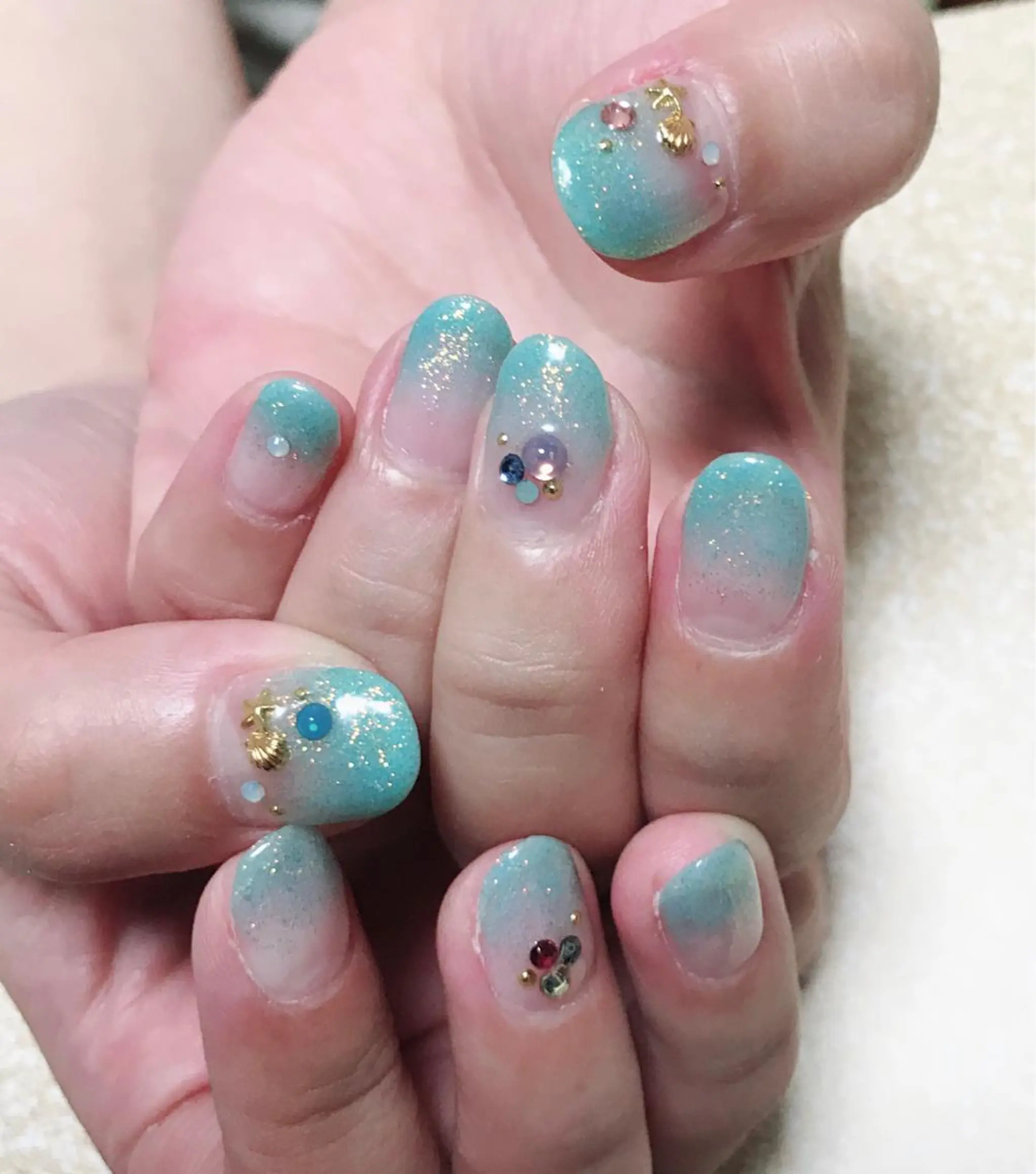 ネイル ストーンネイル nico.nico.mark NAIL所属・小林 梓のエステ・リラクイメージ