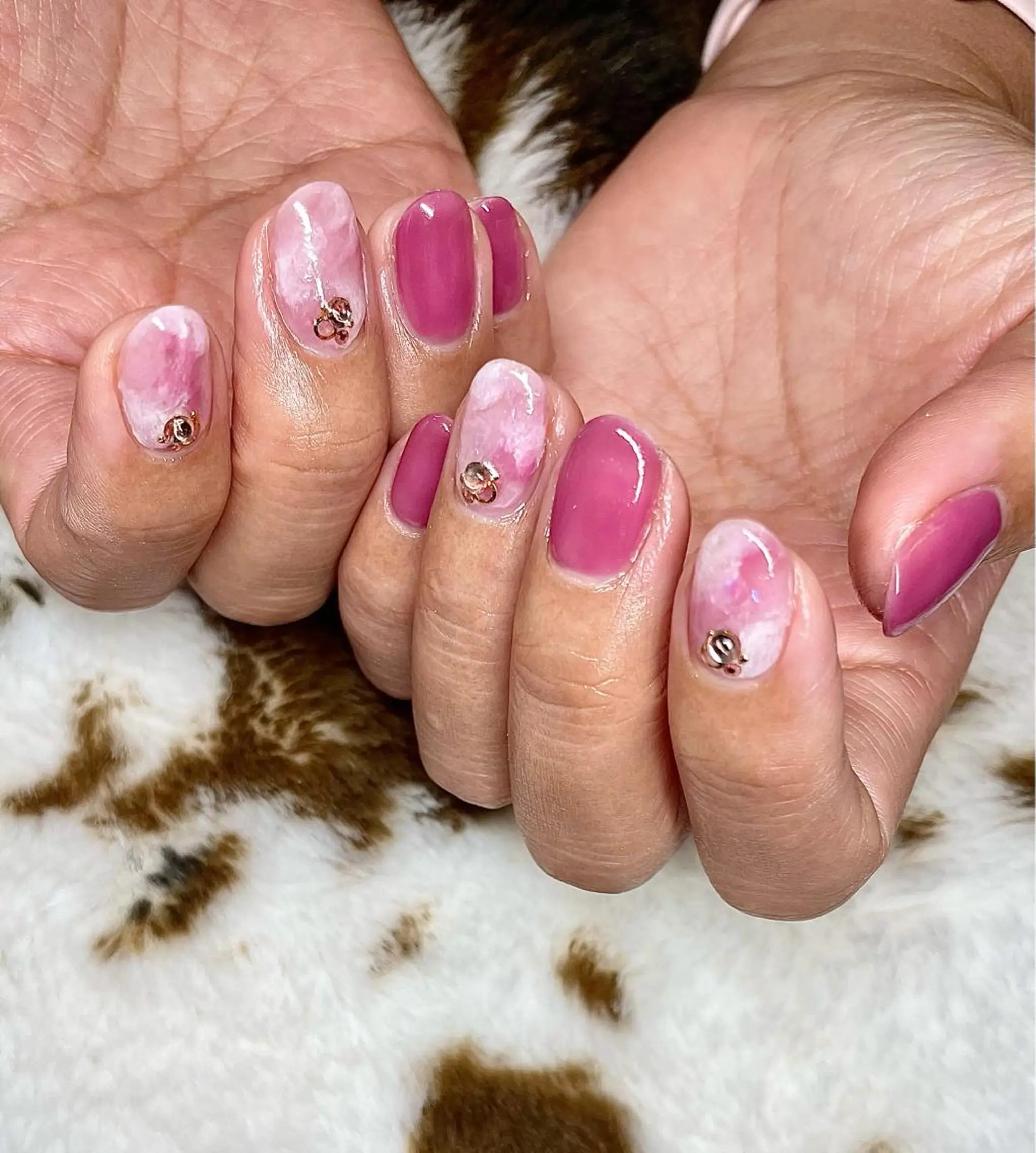 ショート カラー パーマ ヘアアレンジ メンズ キッズ ネイル マツエク・マツパ ピンクカラー カラーマツエク ピンク ハンドネイル ハンドケア nail&eye Aoのマツエク・マツパデザイン