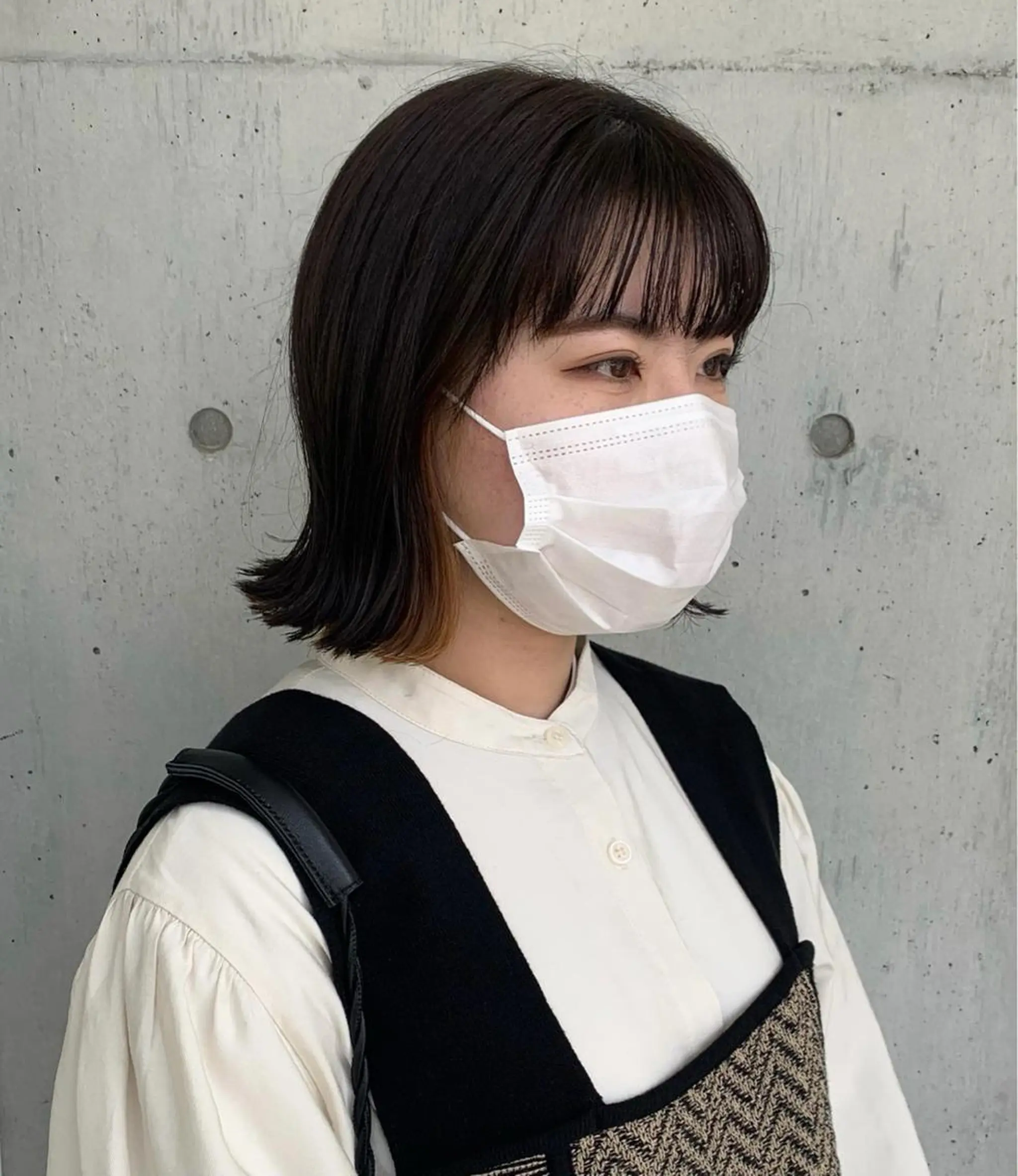 ショート カラー 切りっぱなしボブ ボブ 外ハネヘア カネコ ユカリのヘアスタイル