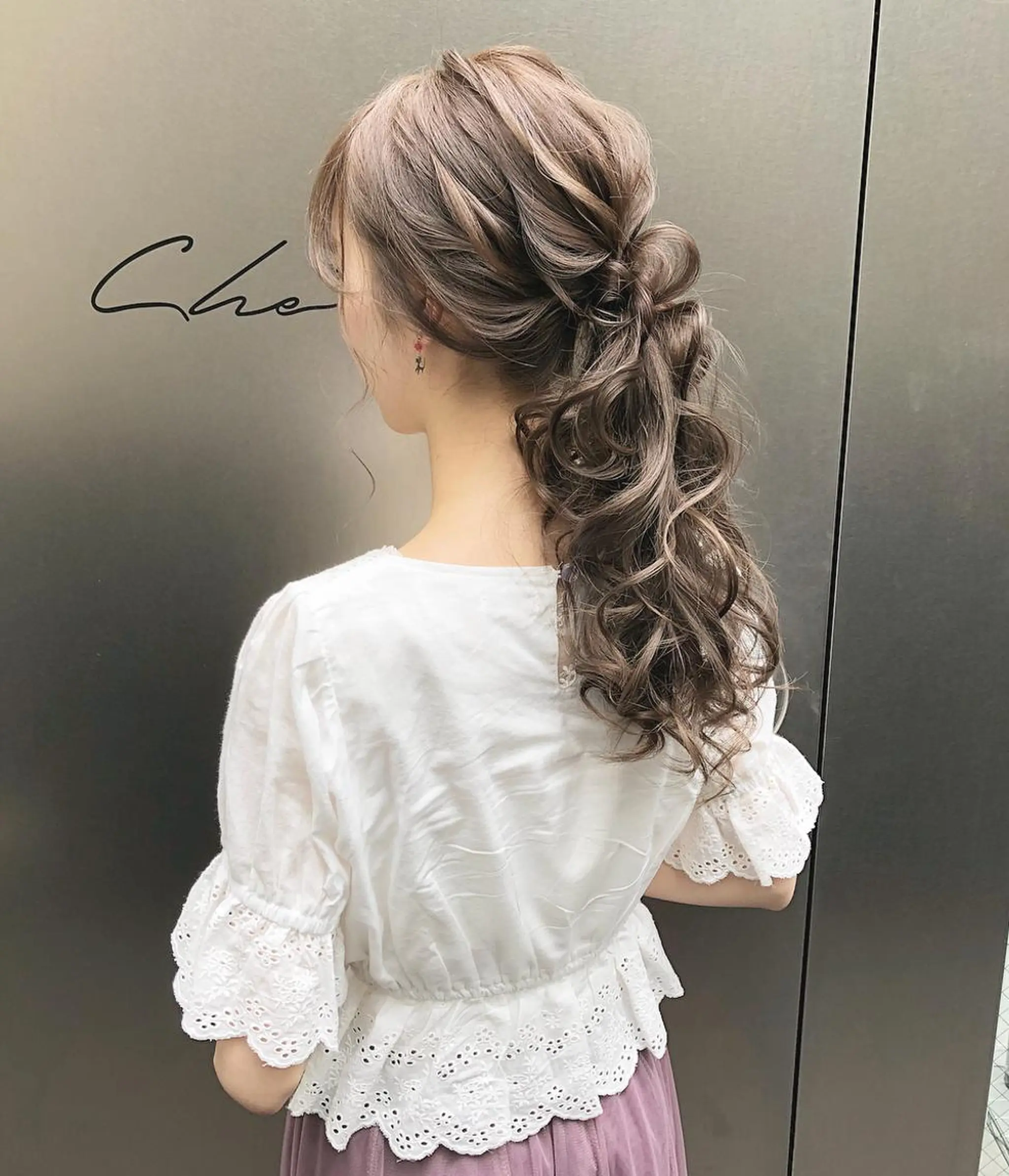 ロング カラー ヘアアレンジ ベージュカラー ブリーチ ケアブリーチ ミルクティーベージュ ヘアカラー トリートメント autre所属・大久保 ひでなりのヘアスタイル