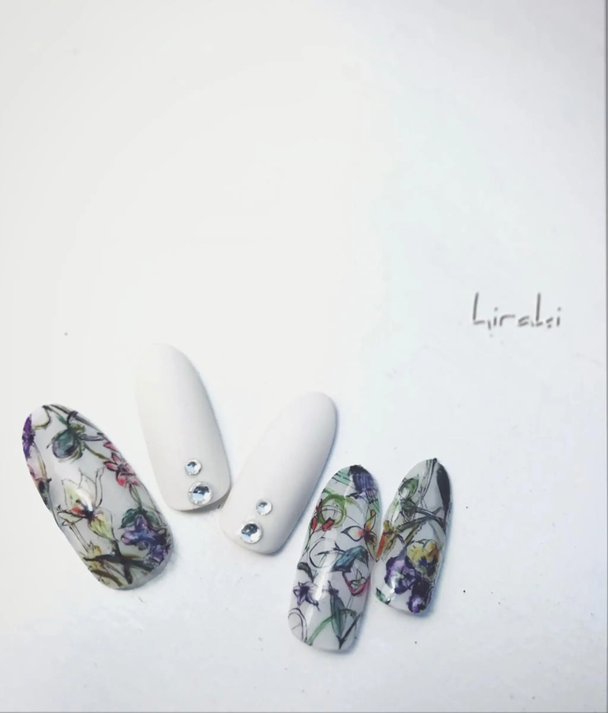 ネイル nail atelier AMBER所属・saori .の眉毛・アイブロウイメージ