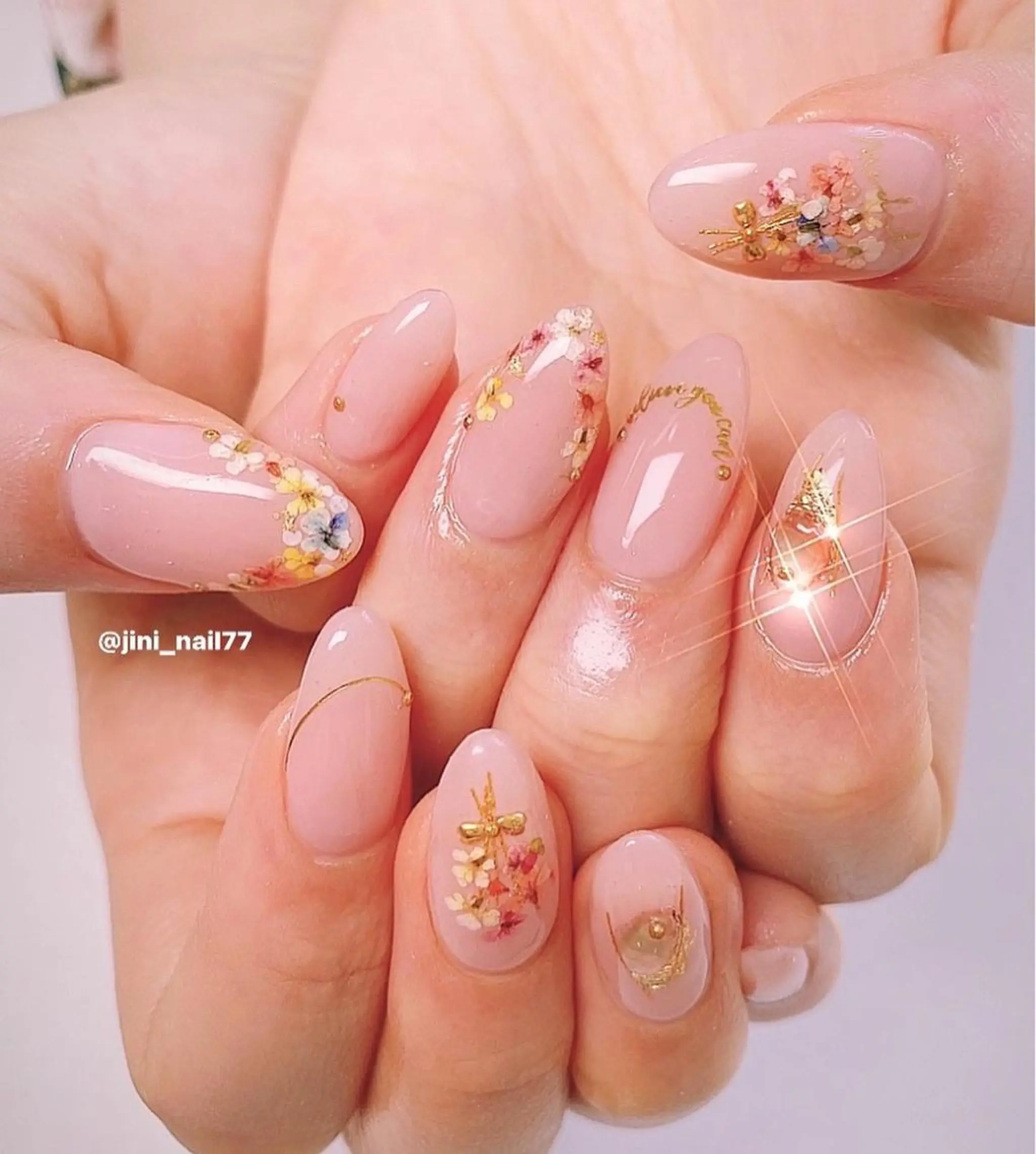 ネイル ハンドネイル JINI NAIL所属・ジニ ネイルのネイルデザイン