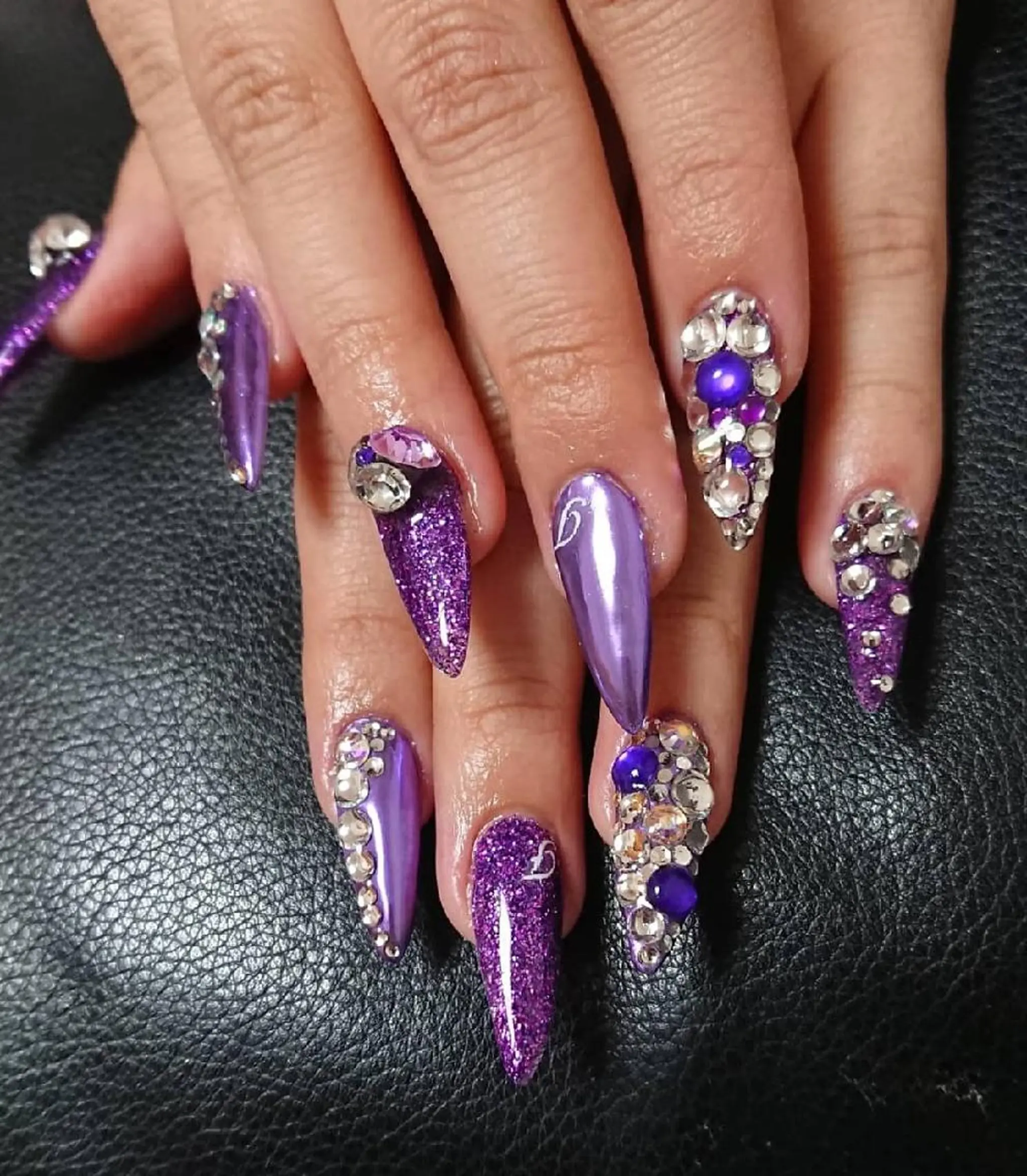 ネイル ミラーネイル Lilith Nailのネイルデザイン