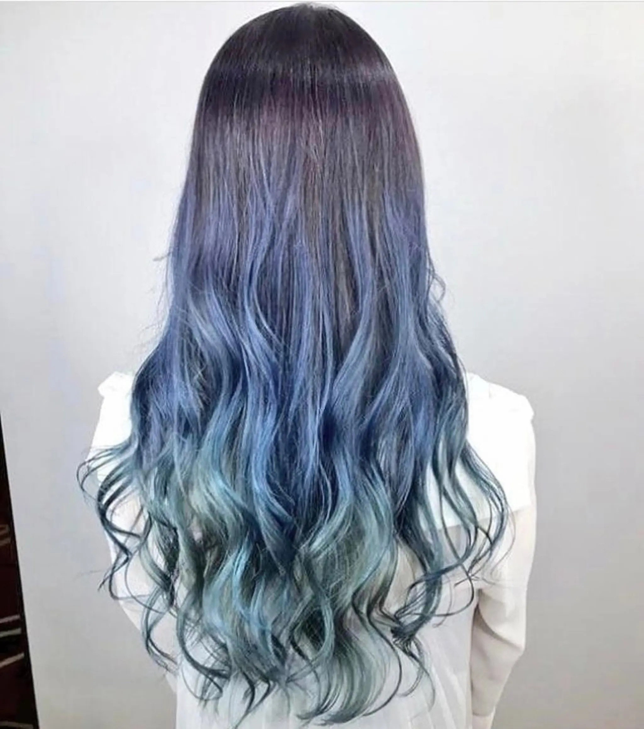 ロング カラー ブリーチ ケアブリーチ ヘアカラー インナーカラー/ ストレート/奥野洸也のヘアスタイル