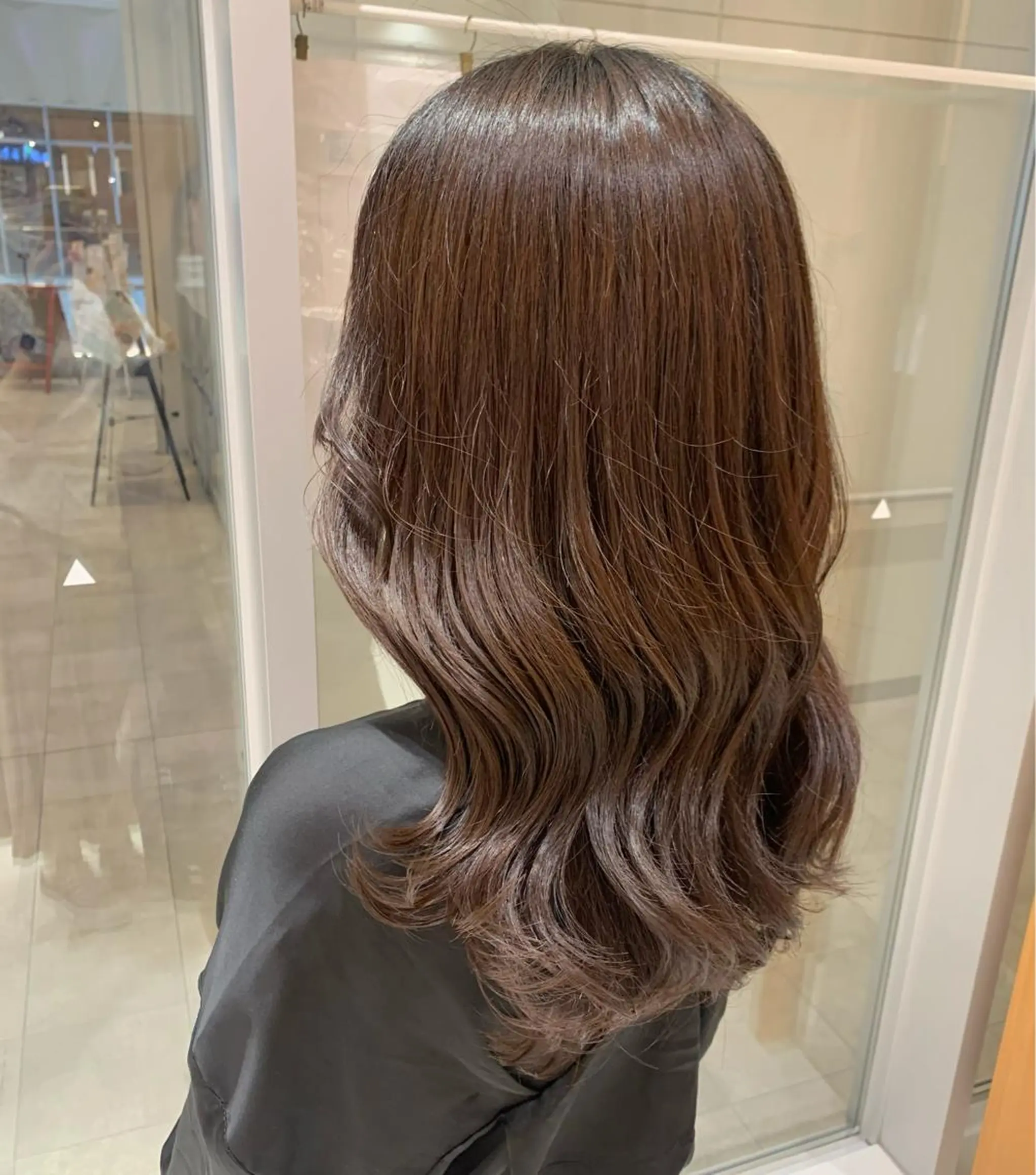 セミロング 下川 由貴のヘアスタイル