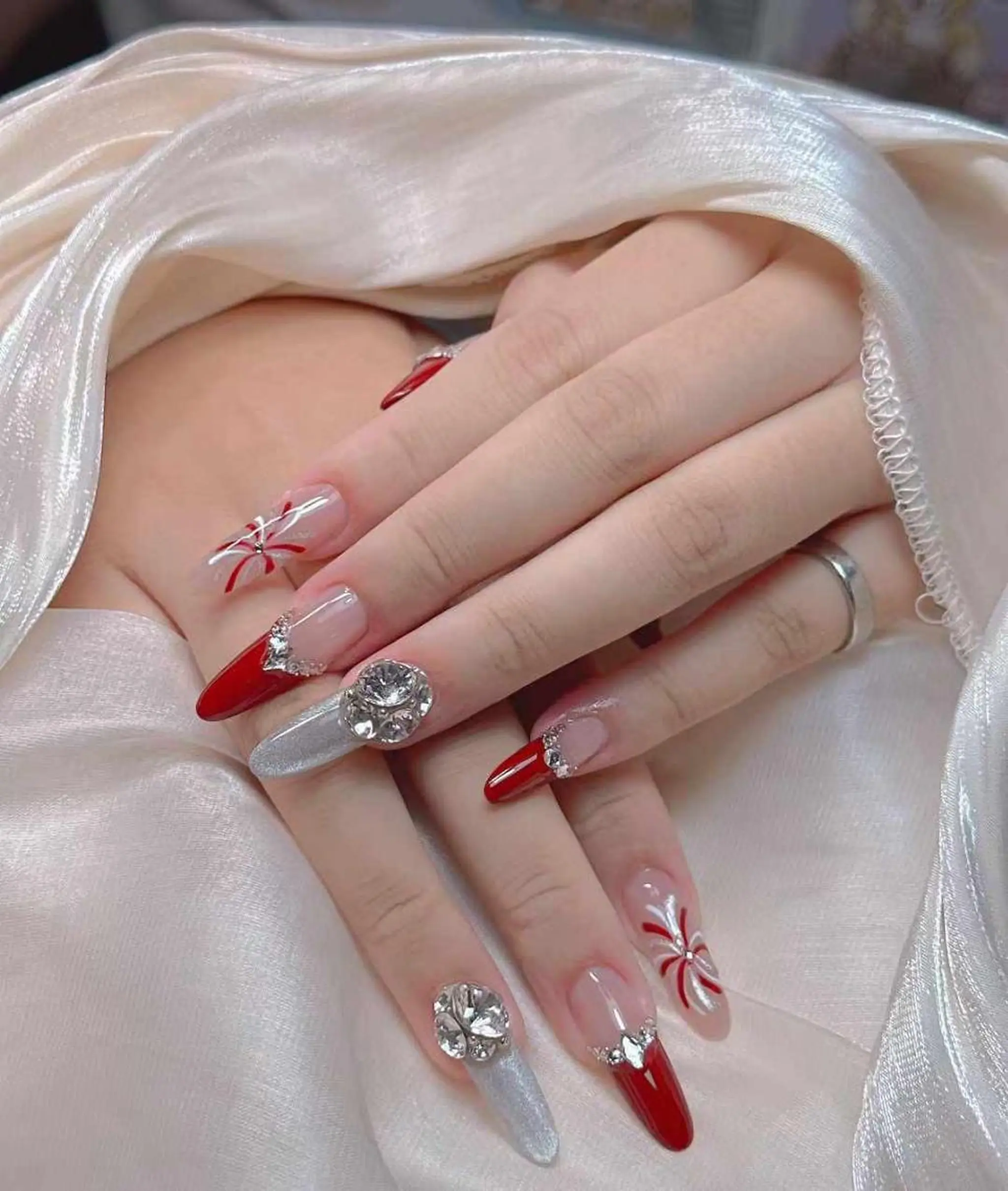 ネイル VIVIAN リサのネイルデザイン