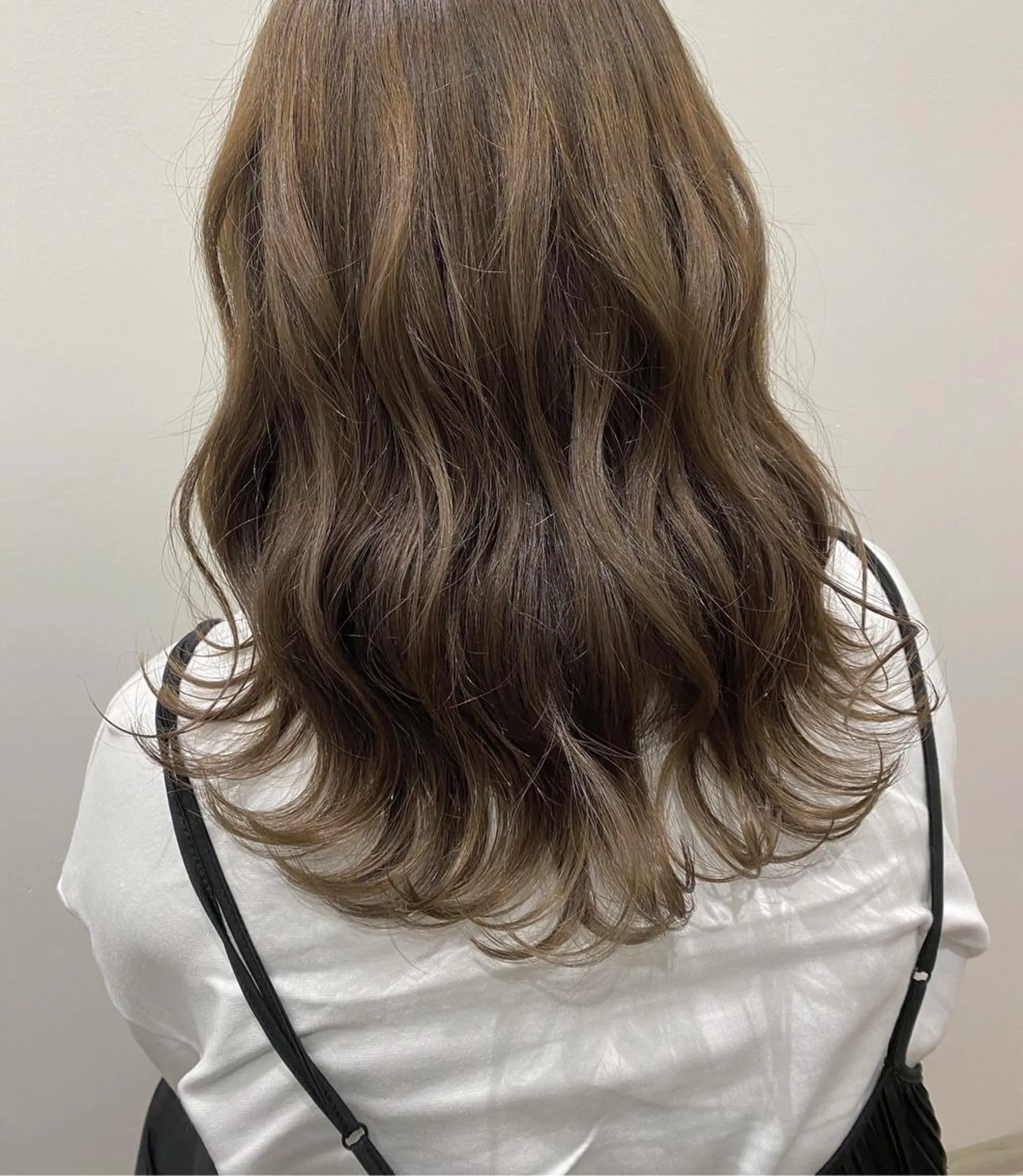 セミロング カラー ヘアアレンジ 石田 優菜のヘアスタイル