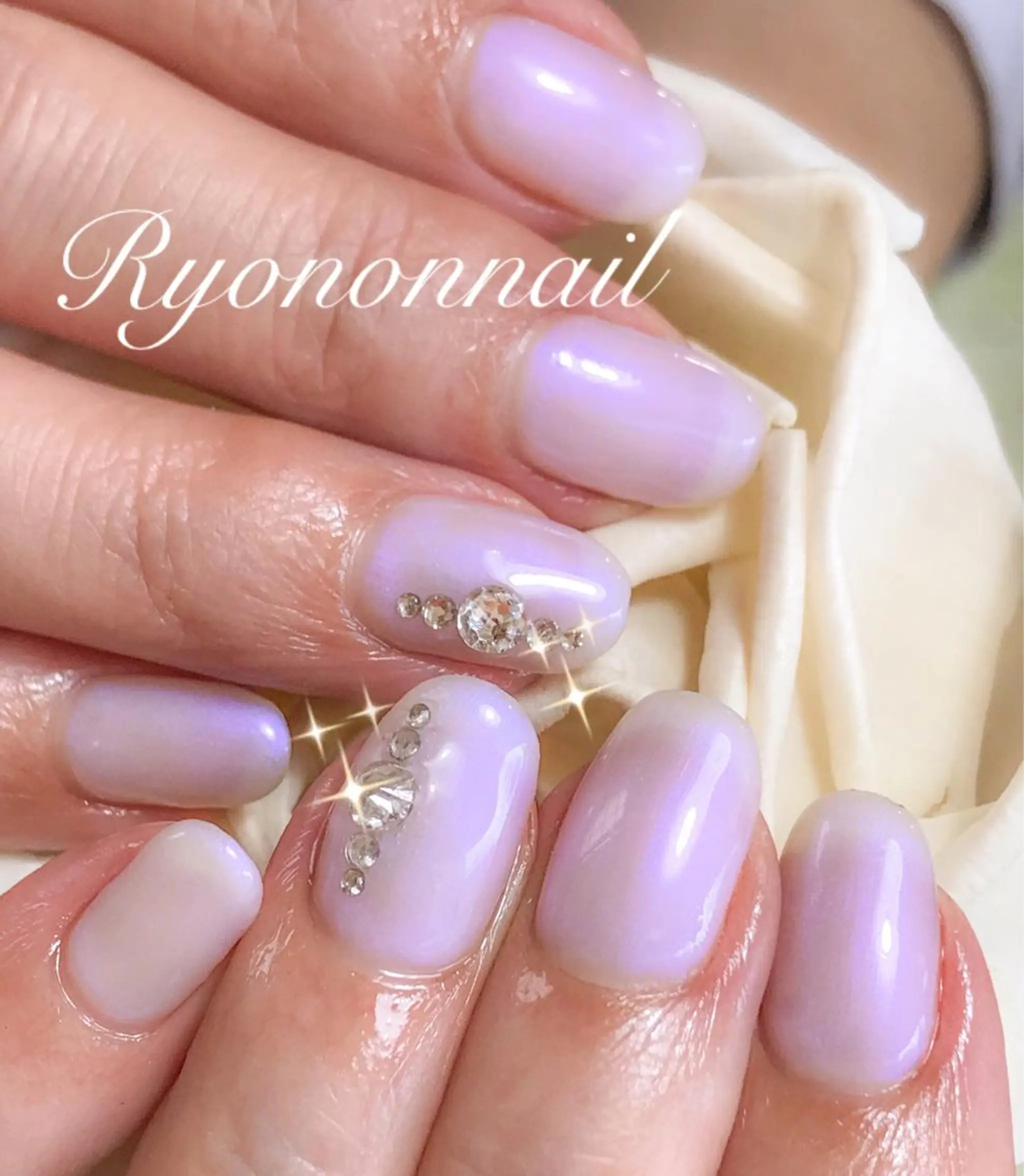 ネイル ストーンネイル Ryononnail(リョノンネイル)所属・Ryononnail 上谷典子のネイルデザイン