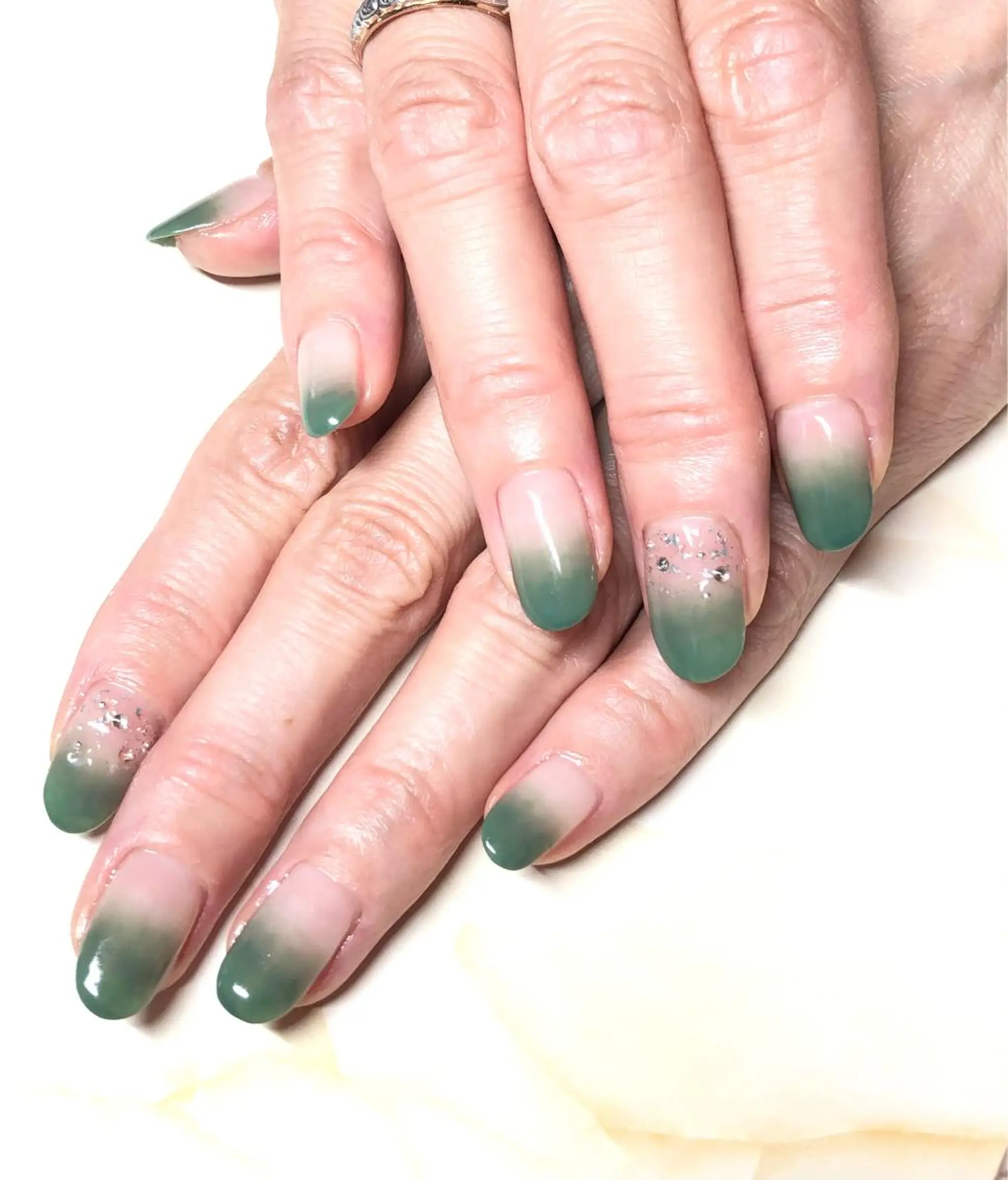 ネイル グラデーション グリーン Mirei NAIL 金児のネイルデザイン