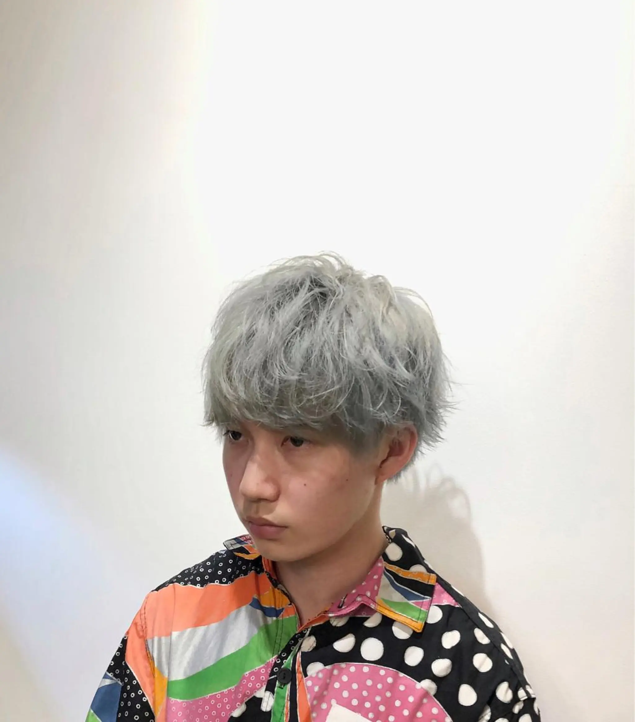 メンズ メンズハイトーン マッシュ カット ヘアカラー STRINGS 下北沢所属・【メンズ特化】 金子諒磨のヘアスタイル