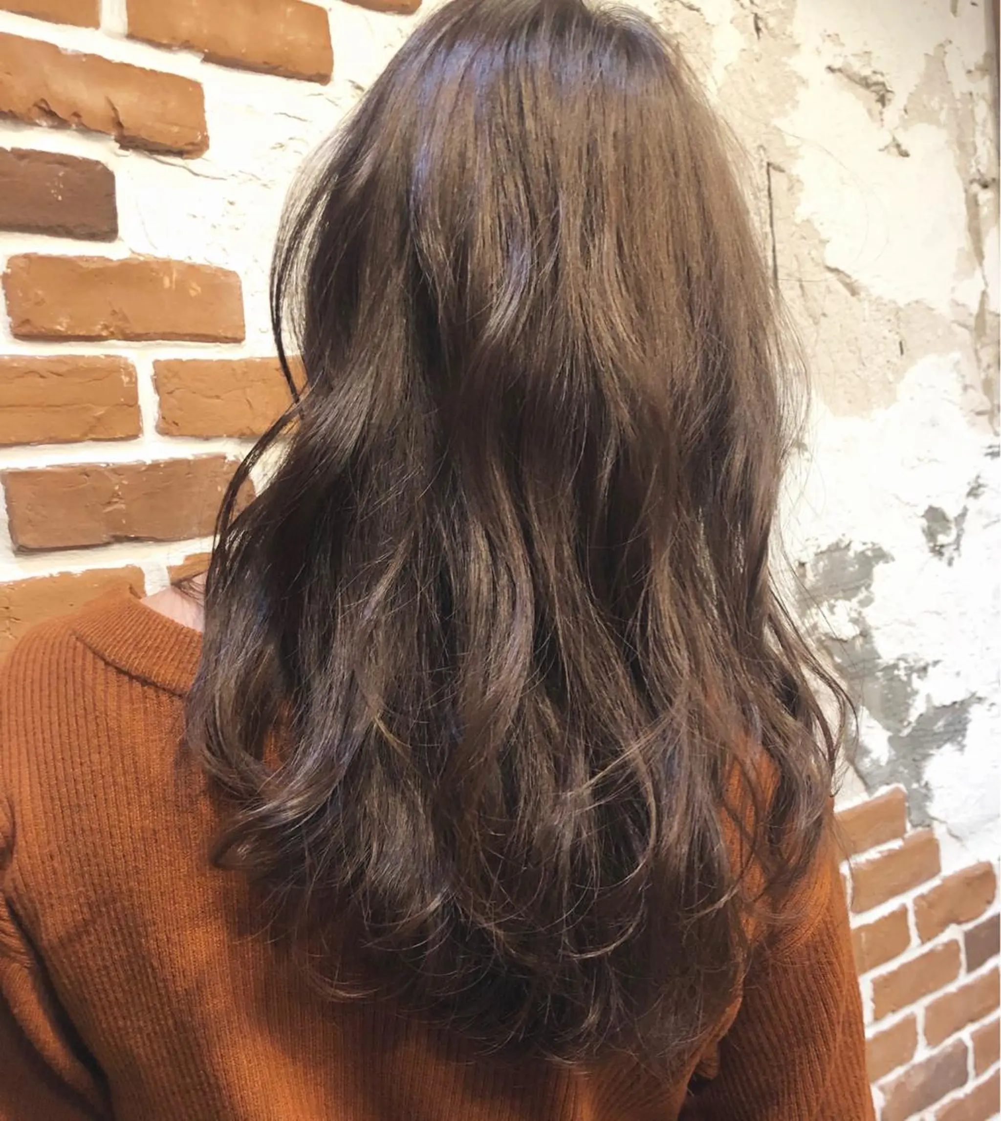 ロング カラー アッシュ アッシュグレー アッシュグレージュ 透明感カラー グレージュ カット ヘアカラー トリートメント ✨色持ちの良い艶 カラー✨蟹江真世のヘアスタイル