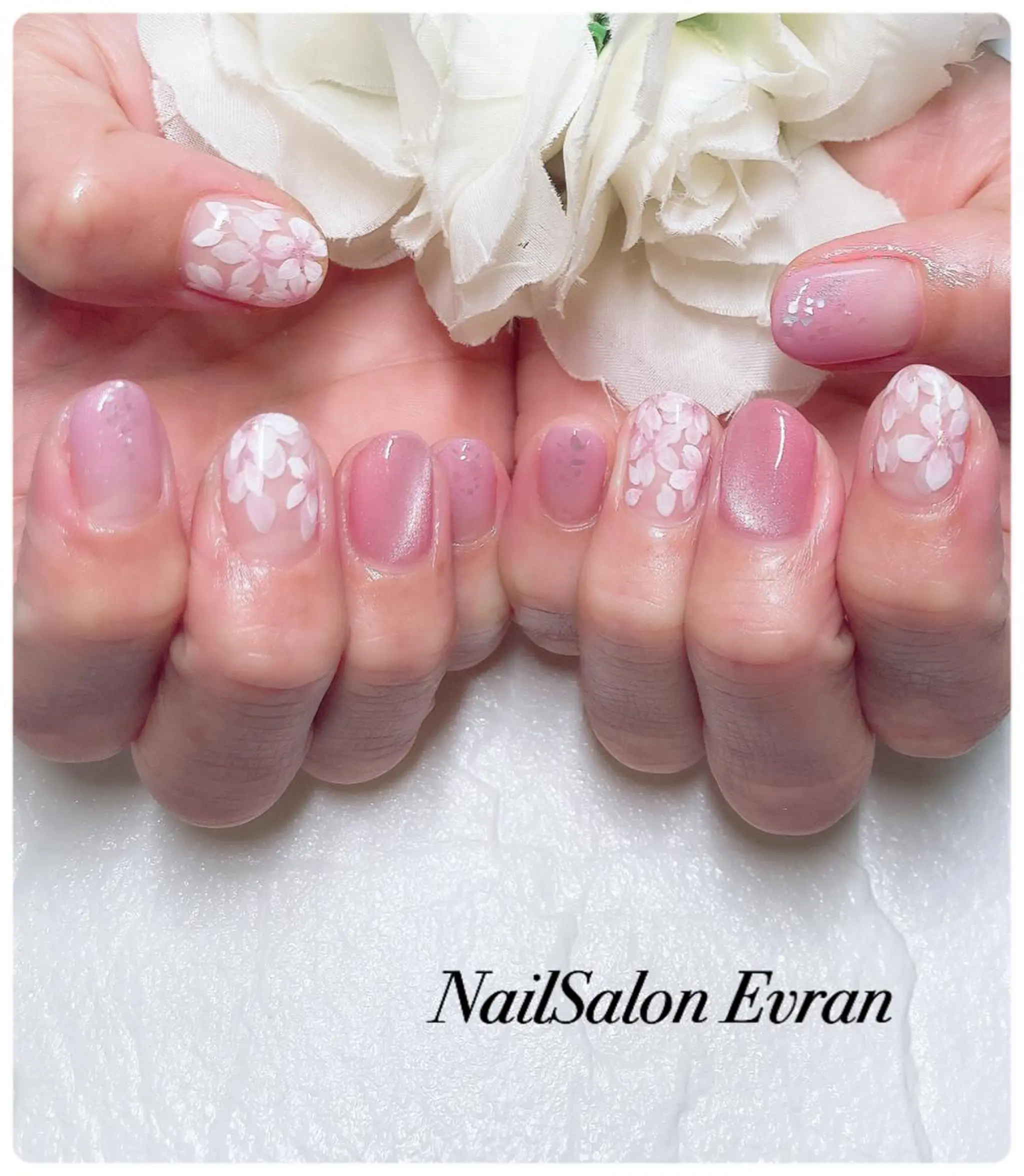 ネイル アートネイル フレンチネイル ラメ(グリッター) マグネットネイル 持ち込み ハンドネイル Nail salon Evranのネイルデザイン