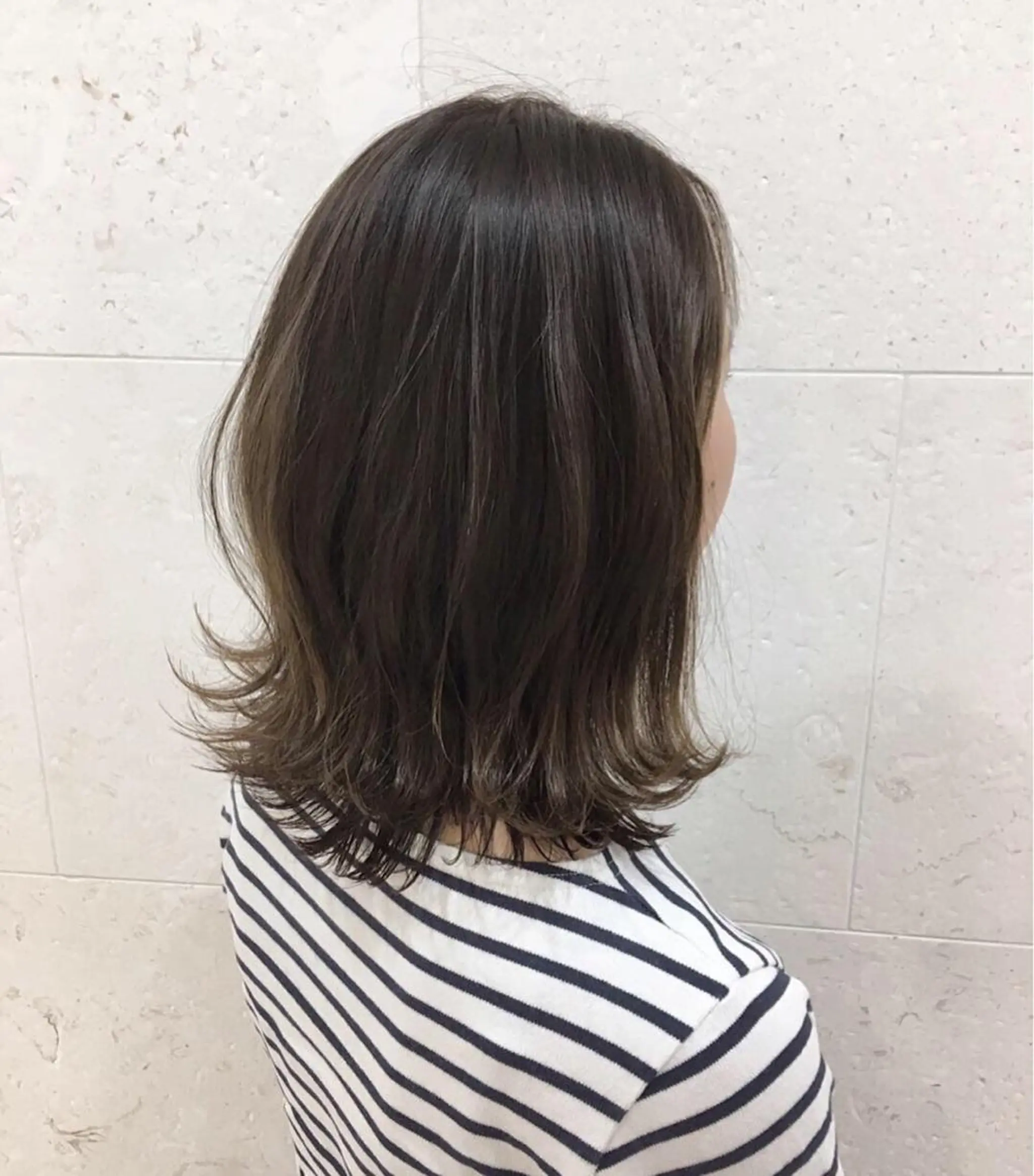 セミロング カラー アディクシーカラー カット ヘアカラー トリートメント 斉藤 貴也のヘアスタイル