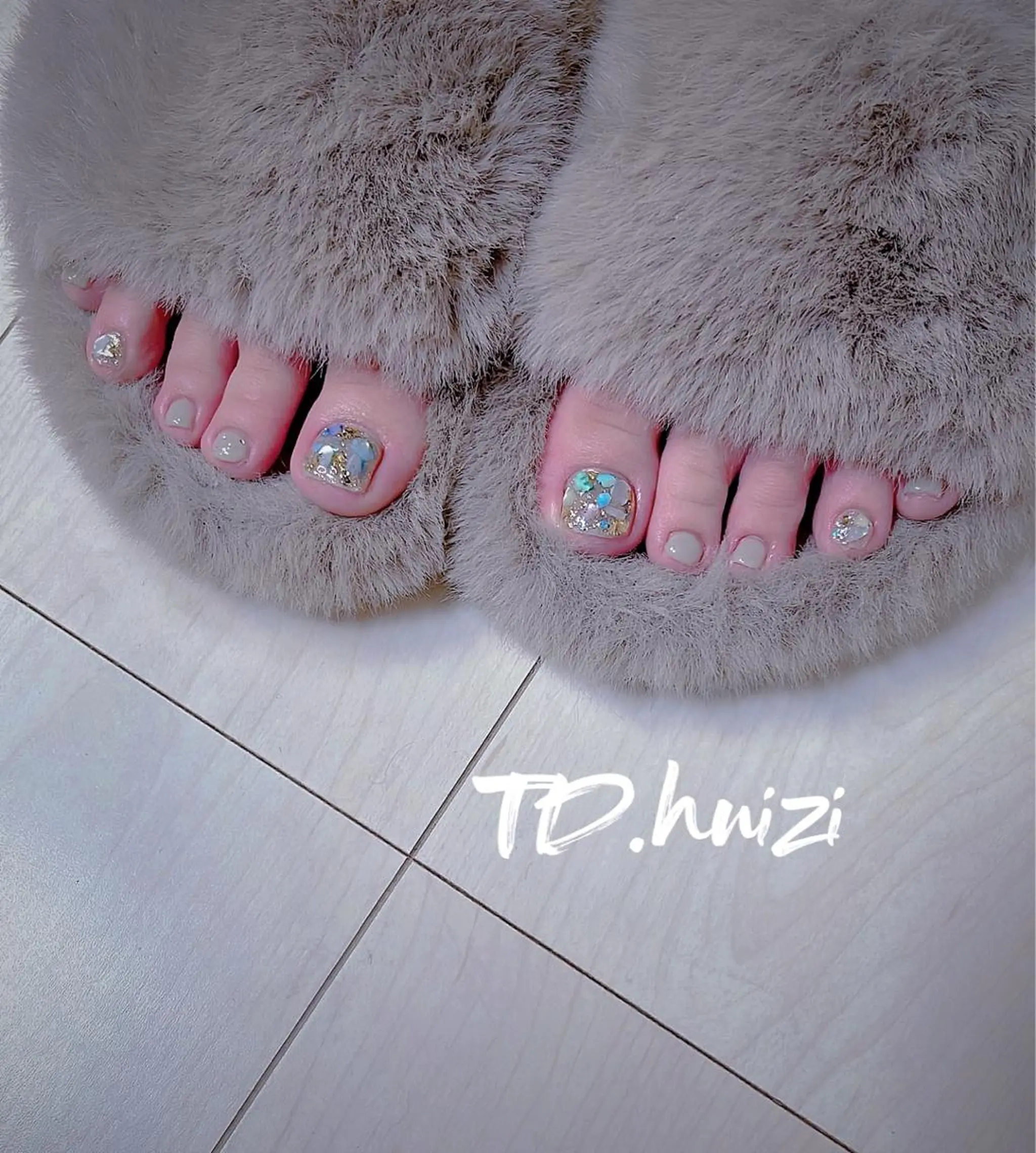 ショート ショートヘア フットネイル めぐみのネイルサロン 惠のネイルデザイン