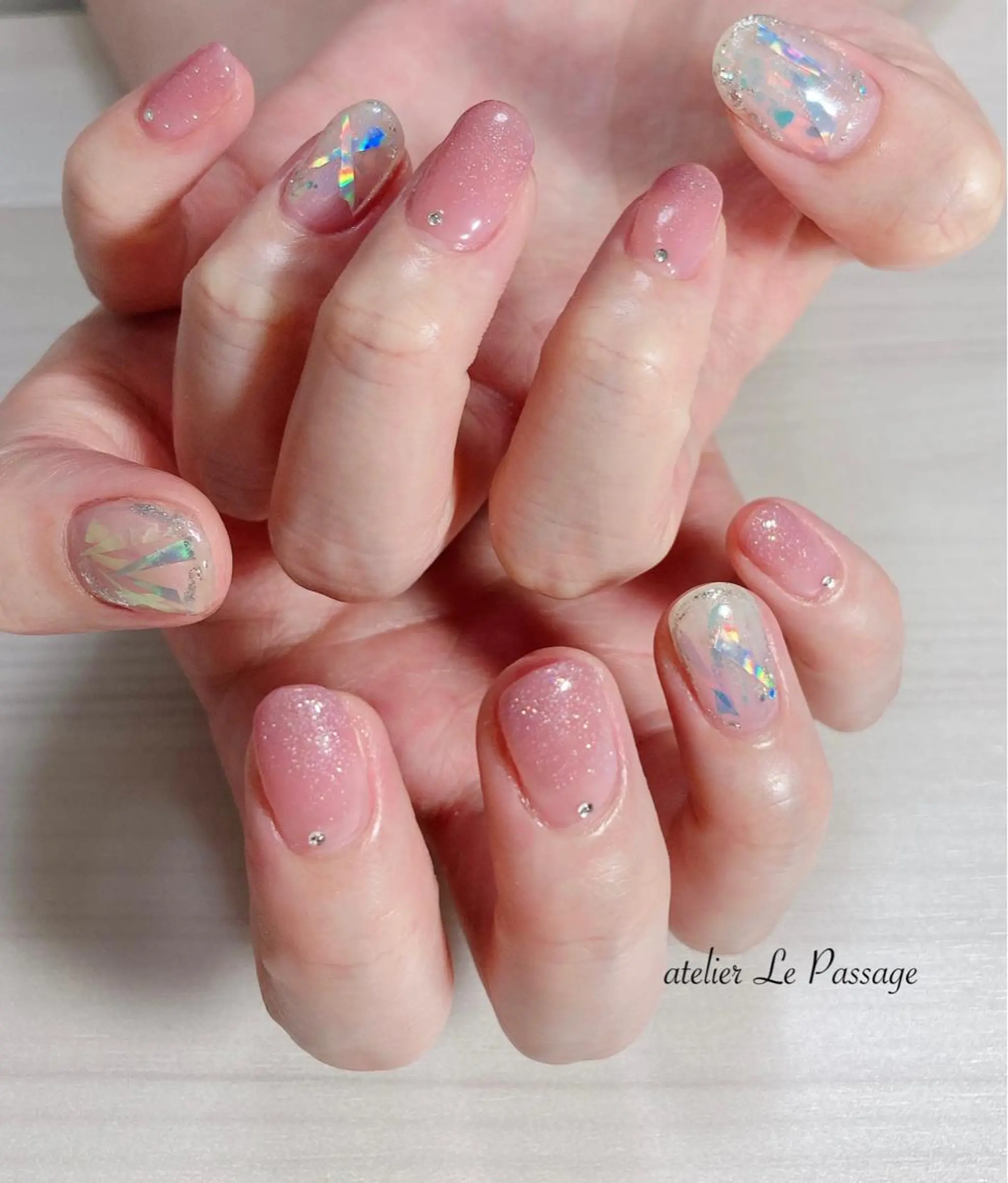 ネイル オーロラネイル ジェルネイル 氷ネイル・うるうるネイル オフィスネイル ワンカラーネイル Atelier Le Passage所属・h nakatsukaのネイルデザイン