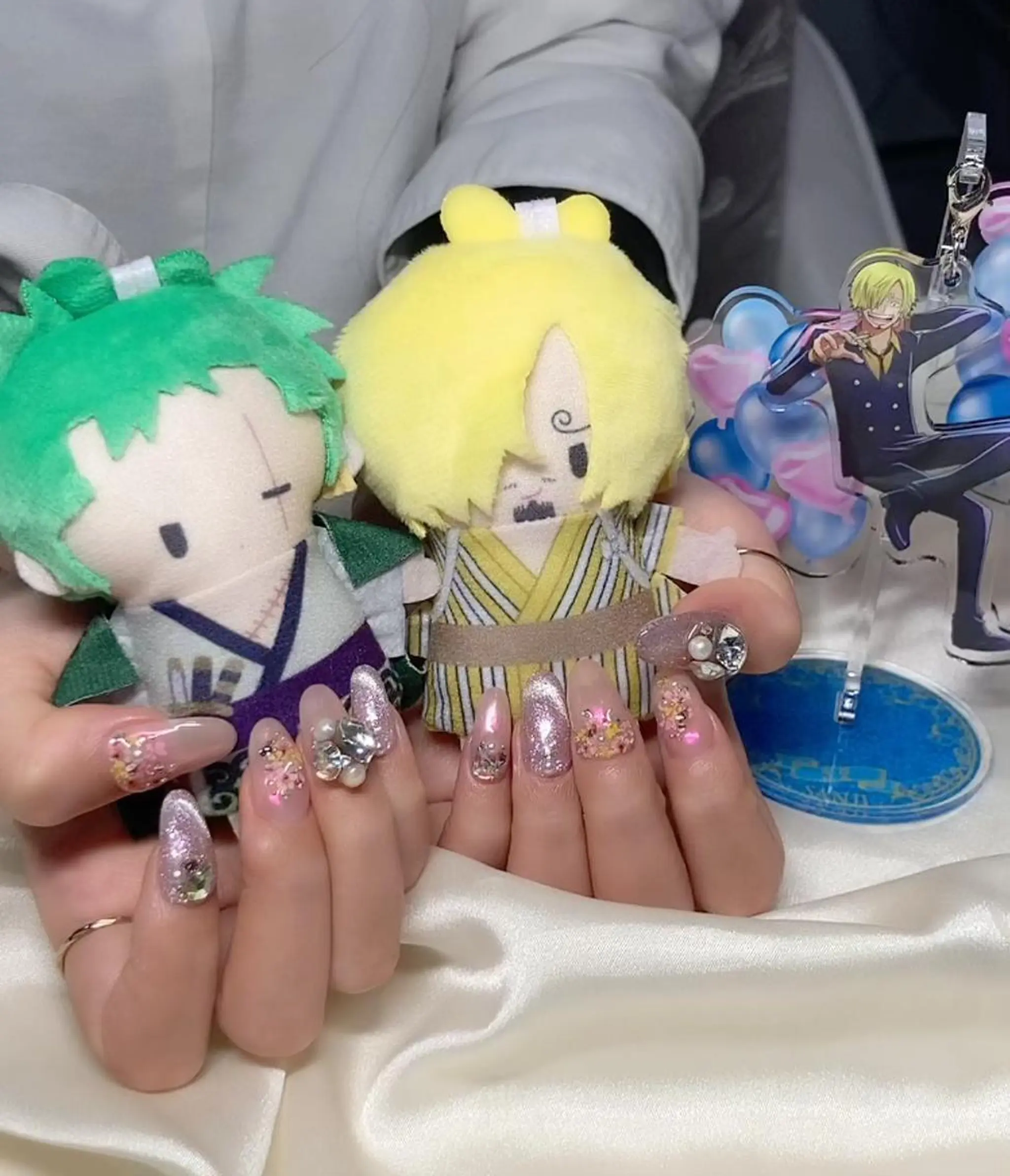 ネイル マツエク・マツパ アイブロウ 韓国風マツエク パリジェンヌラッシュリフト まつげパーマ ワンホンマツエク 長さ出し ハンドネイル Nail&eye Belire 新宿のネイルデザイン