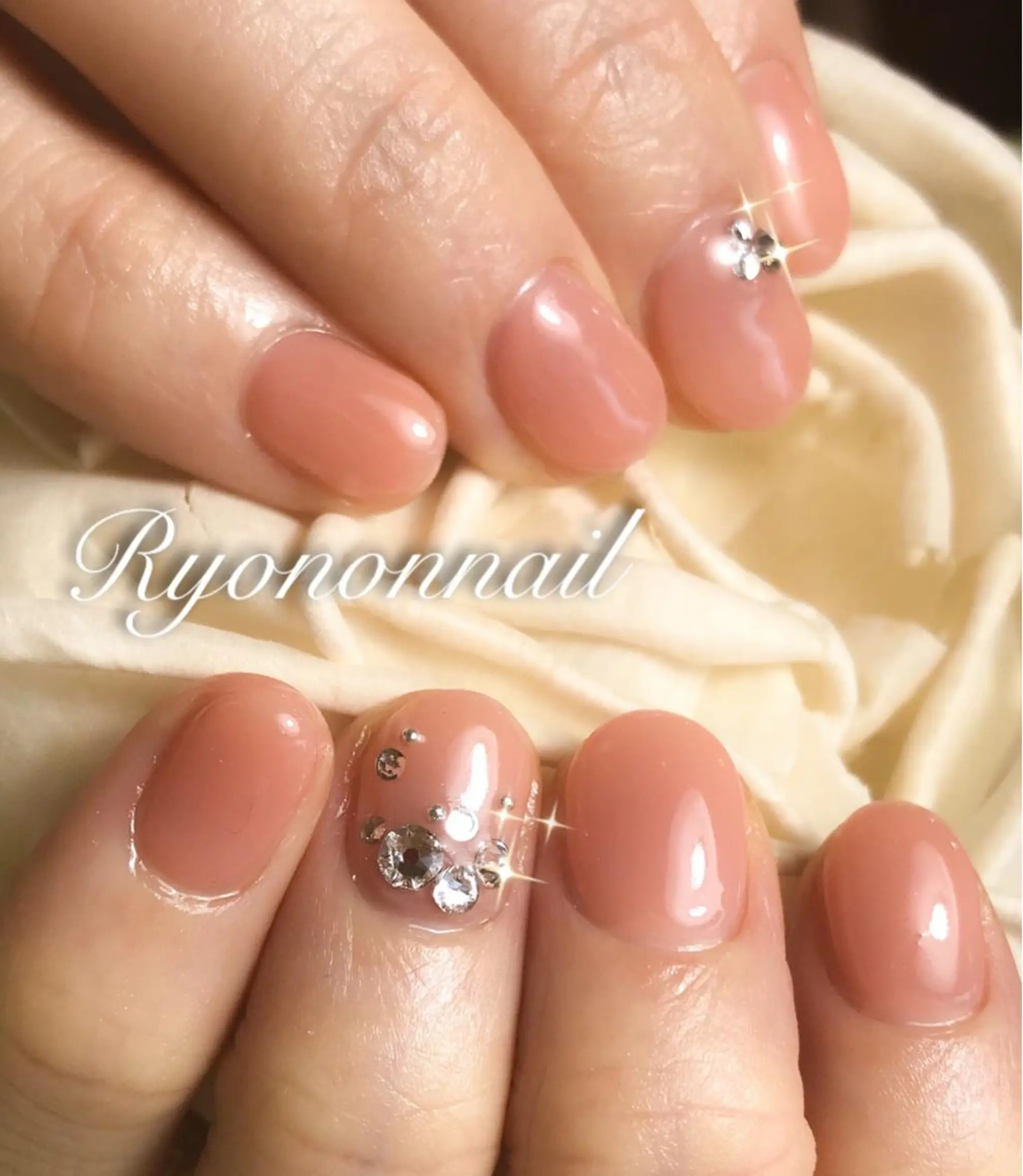 ネイル ストーンネイル Ryononnail(リョノンネイル)所属・Ryononnail 上谷典子のネイルデザイン