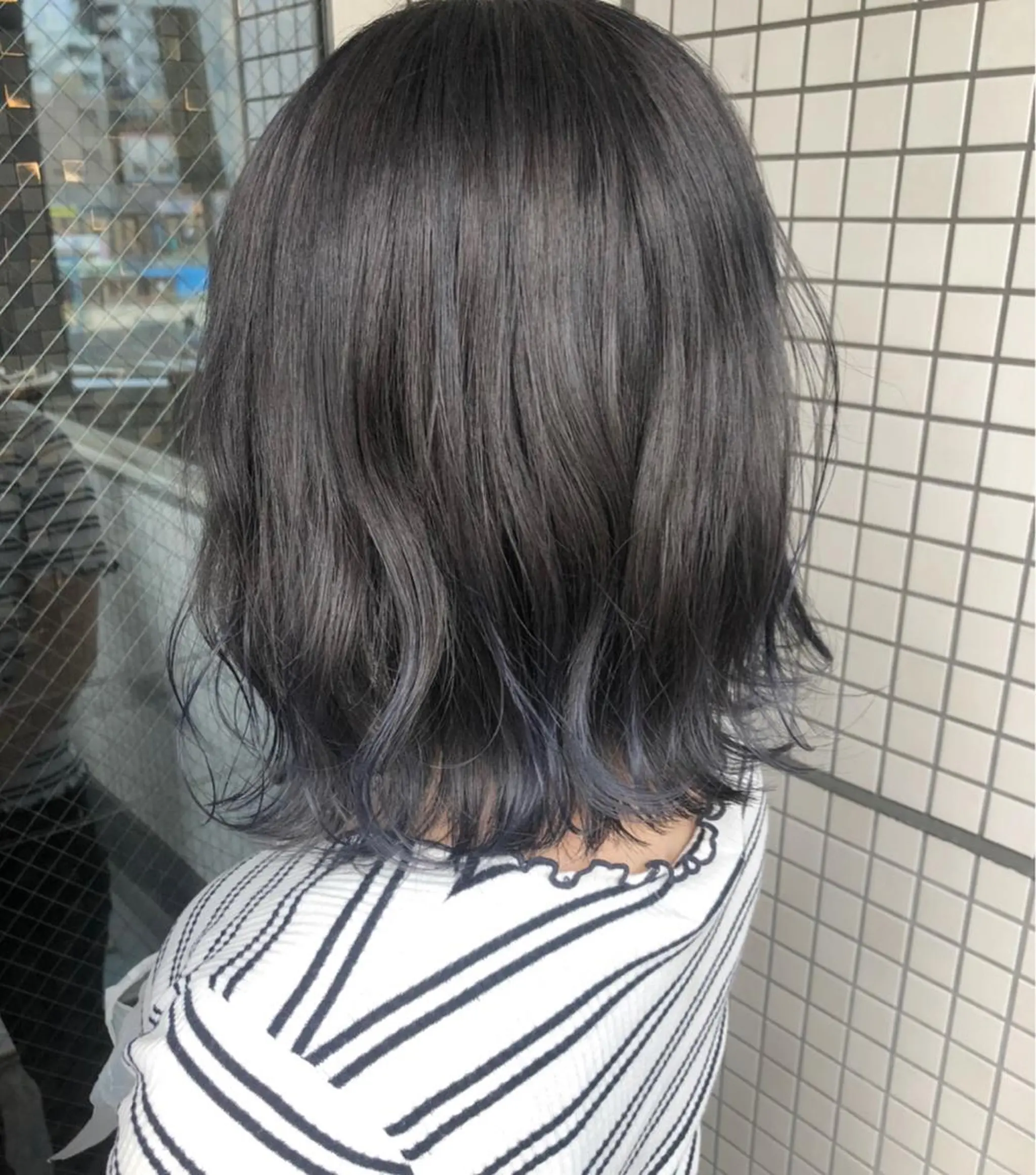 ミディアム カラー 黒髪 ブルーカラー ブルーブラック カット ヘアカラー 女性リピ90%🍨 🩷佐藤みずきのヘアスタイル