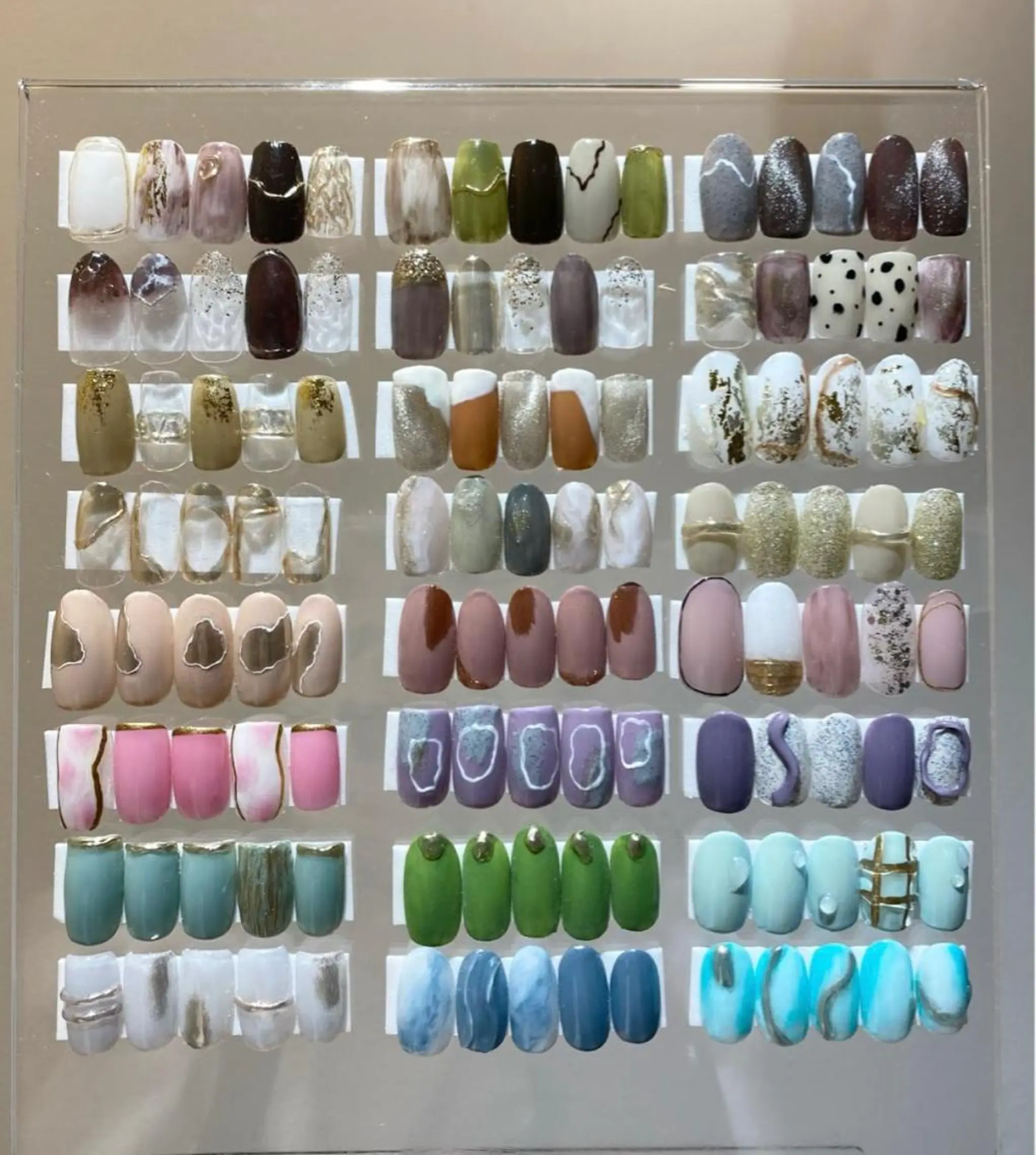 ネイル PEEKABOO京橋 EYE&NAILのマツエク・マツパデザイン