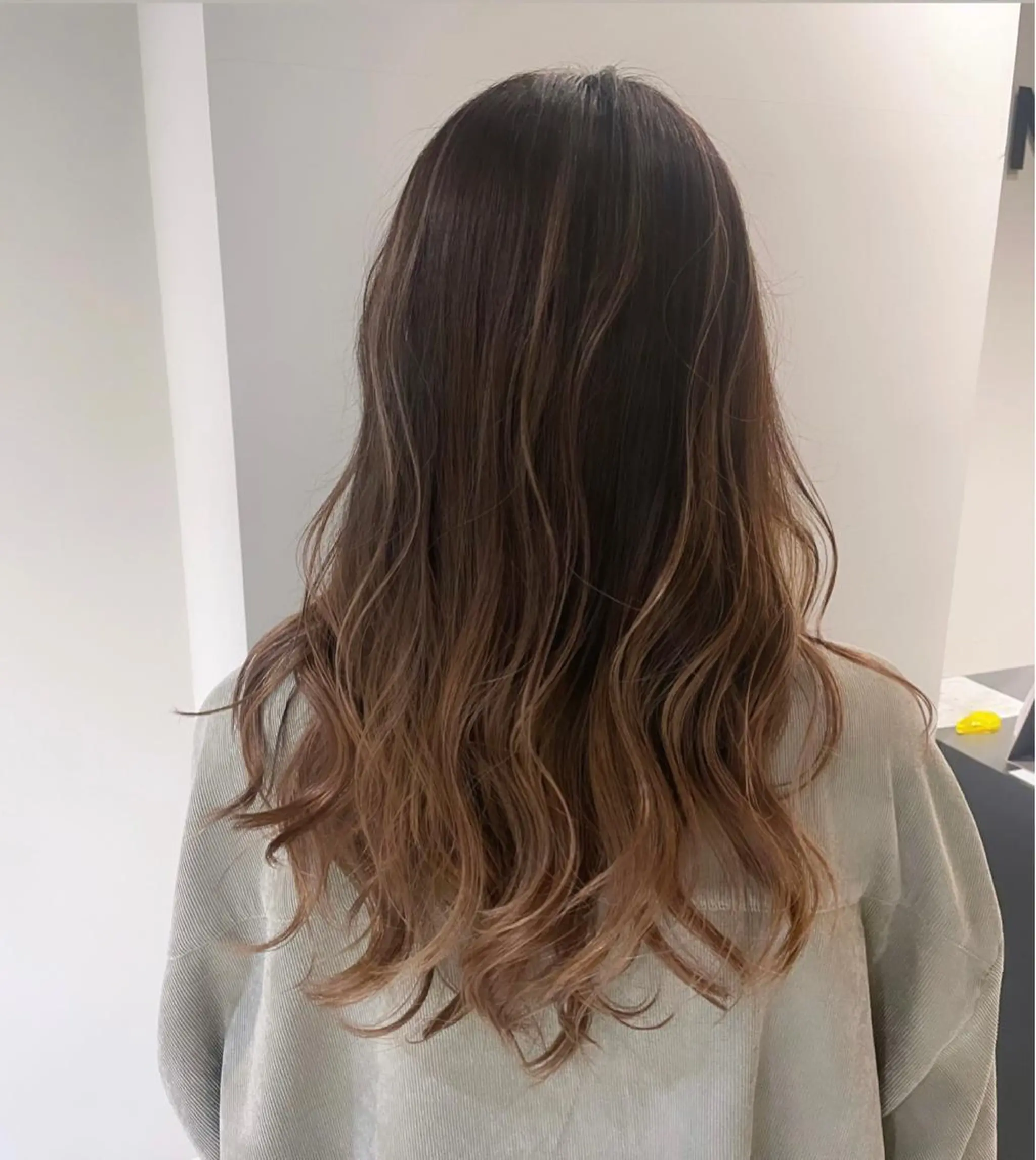 ミディアム カラー バレイヤージュ レイヤーカット ヘアカラー トリートメント ブリーチ👩‍🦳/ ‪✂︎MANAMIのヘアスタイル