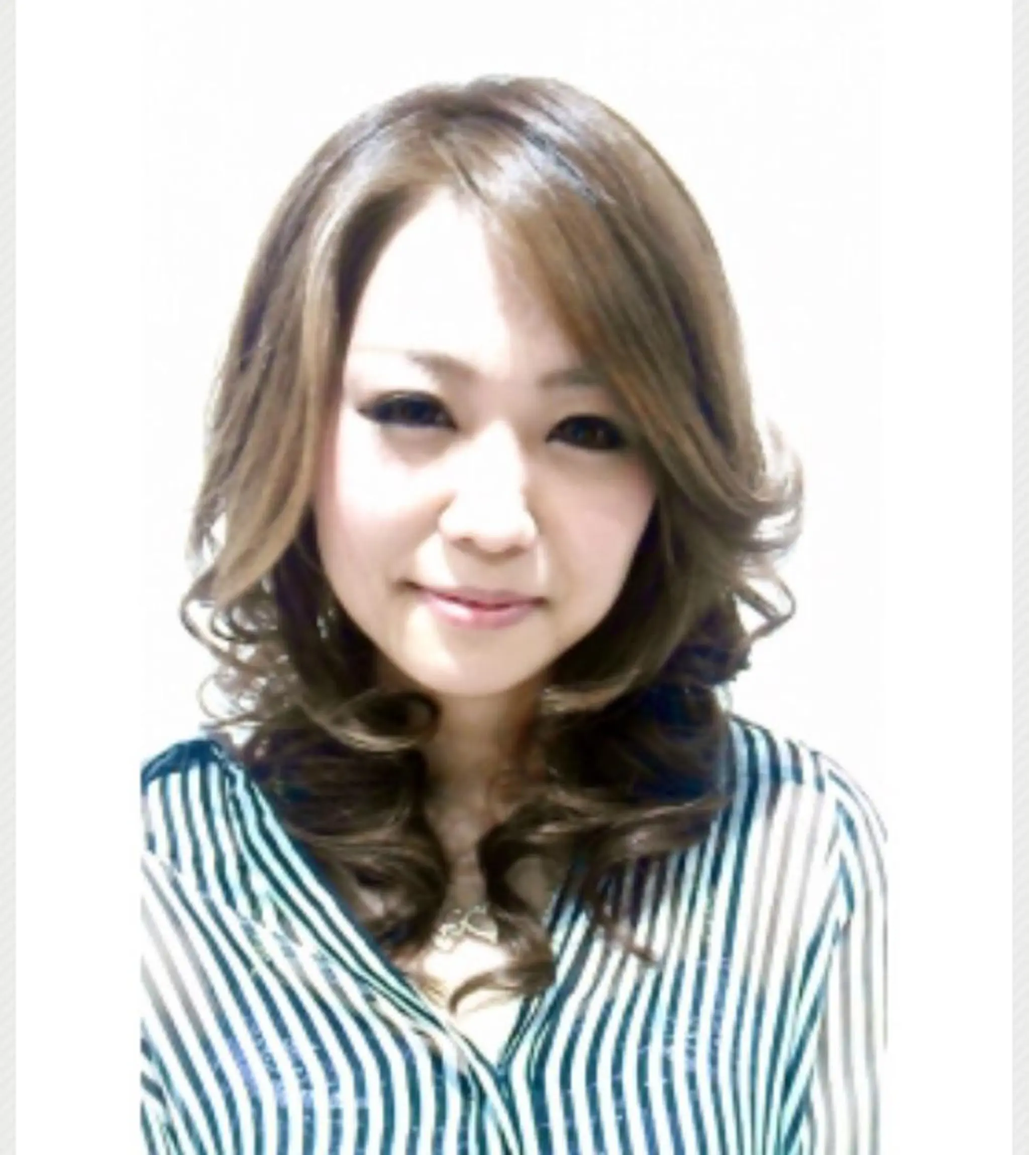 ミディアム ミディアムパーマ レイヤーカット DISCOHAIRsanc（ルジャルダン町田）所属・烏山 達也のヘアスタイル