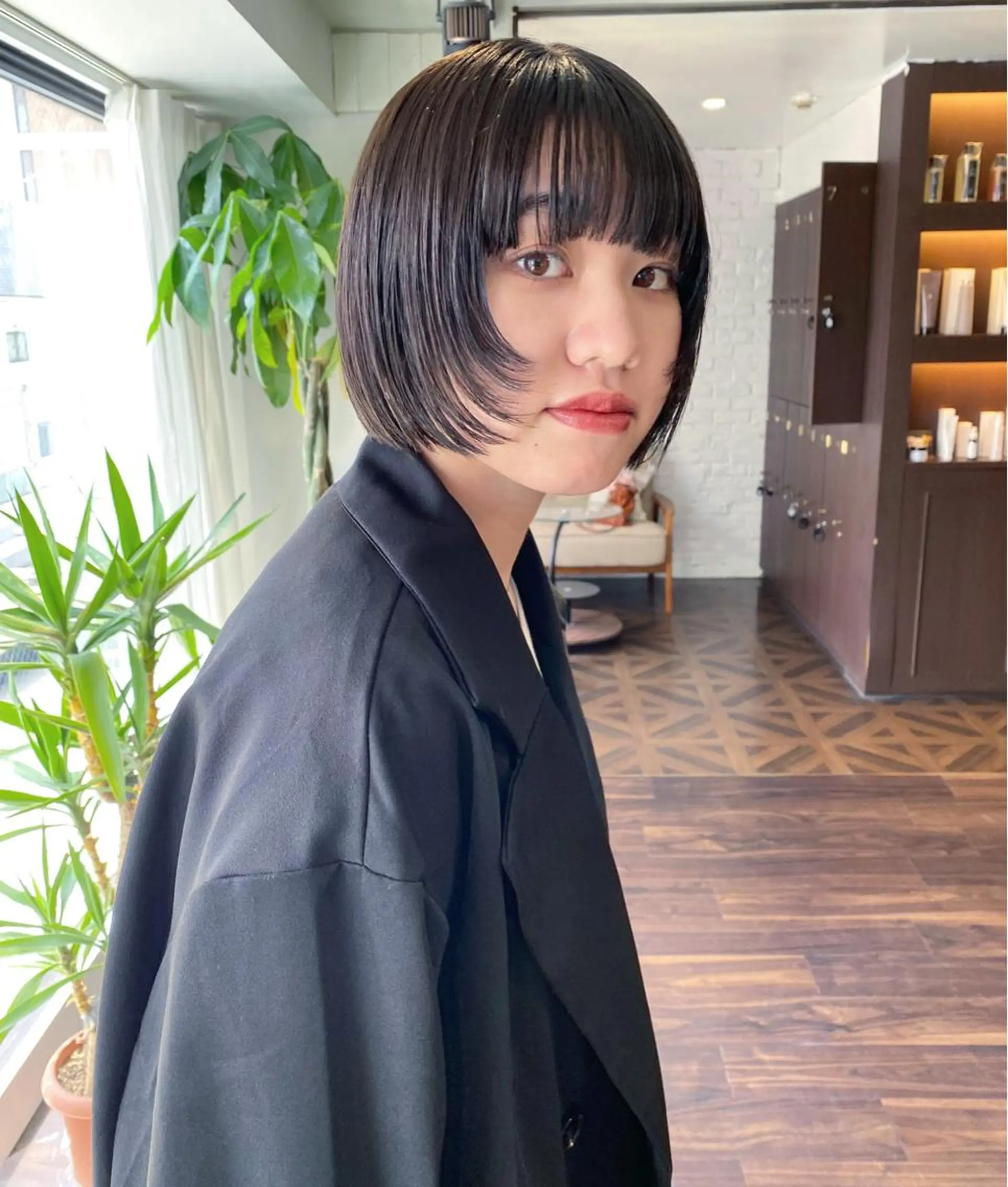 ショート カラー ヘアアレンジ 切りっぱなしボブ ボブ くびれヘア 顔まわりレイヤー 顔周りカット カット トリートメント 韓国ヘア×髪質 改善🇰🇷シオリのヘアスタイル