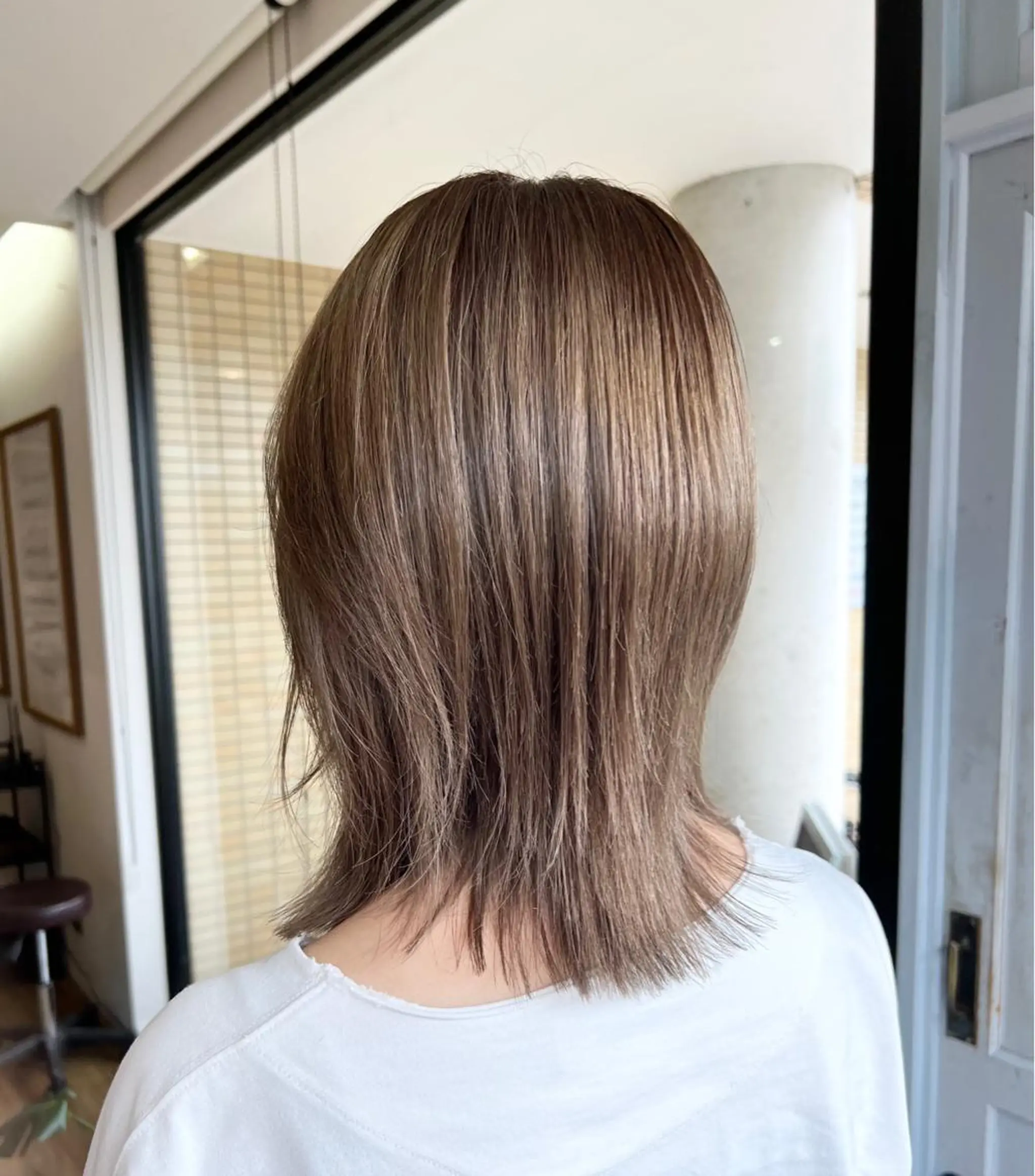 ミディアム カラー アッシュ ベージュカラー 堀 望美のヘアスタイル