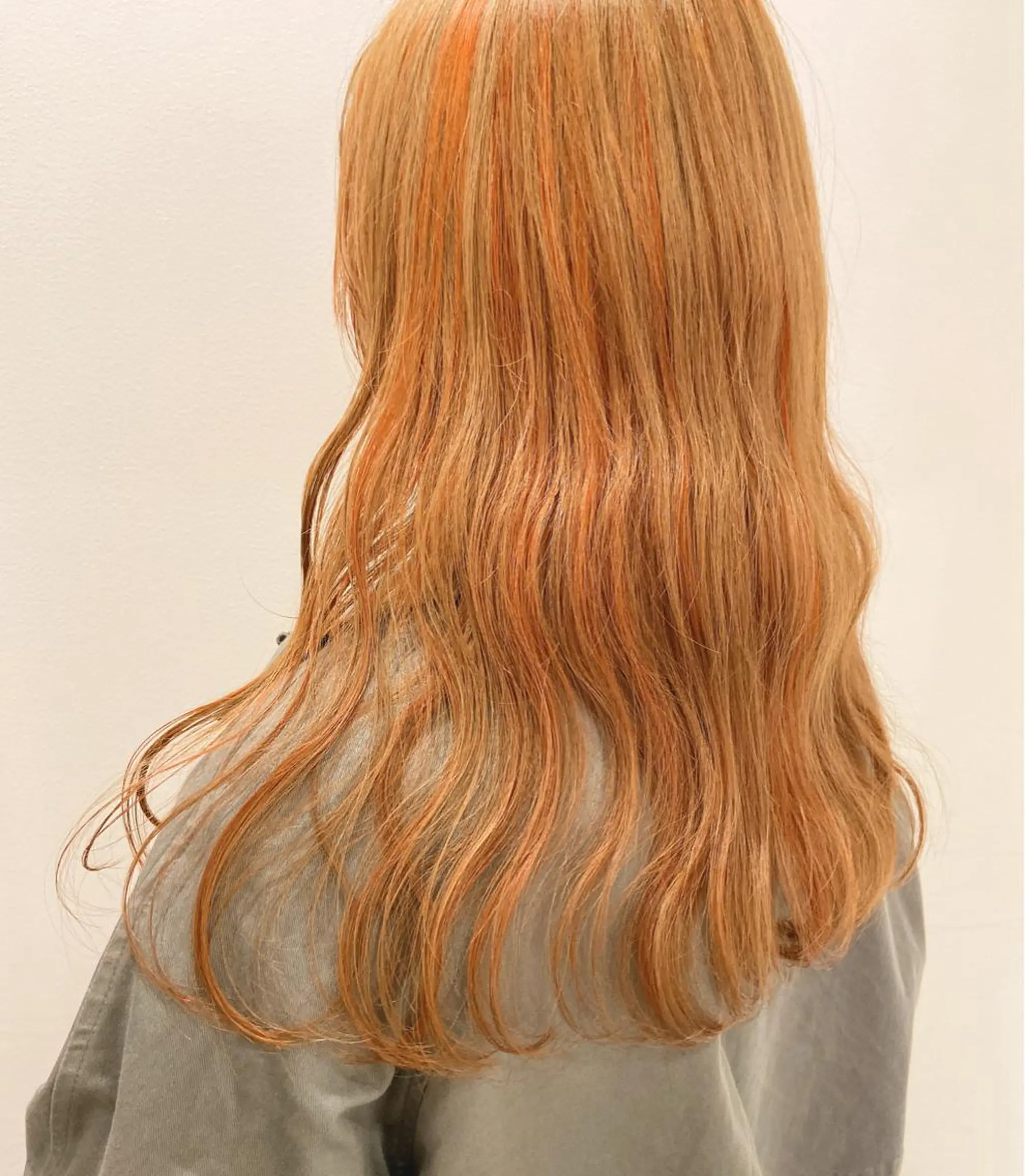 ロング カラー ヘアアレンジ ハイライトカラー オレンジ ハイライト レイヤーカット指名 No.1💖マユカのヘアスタイル