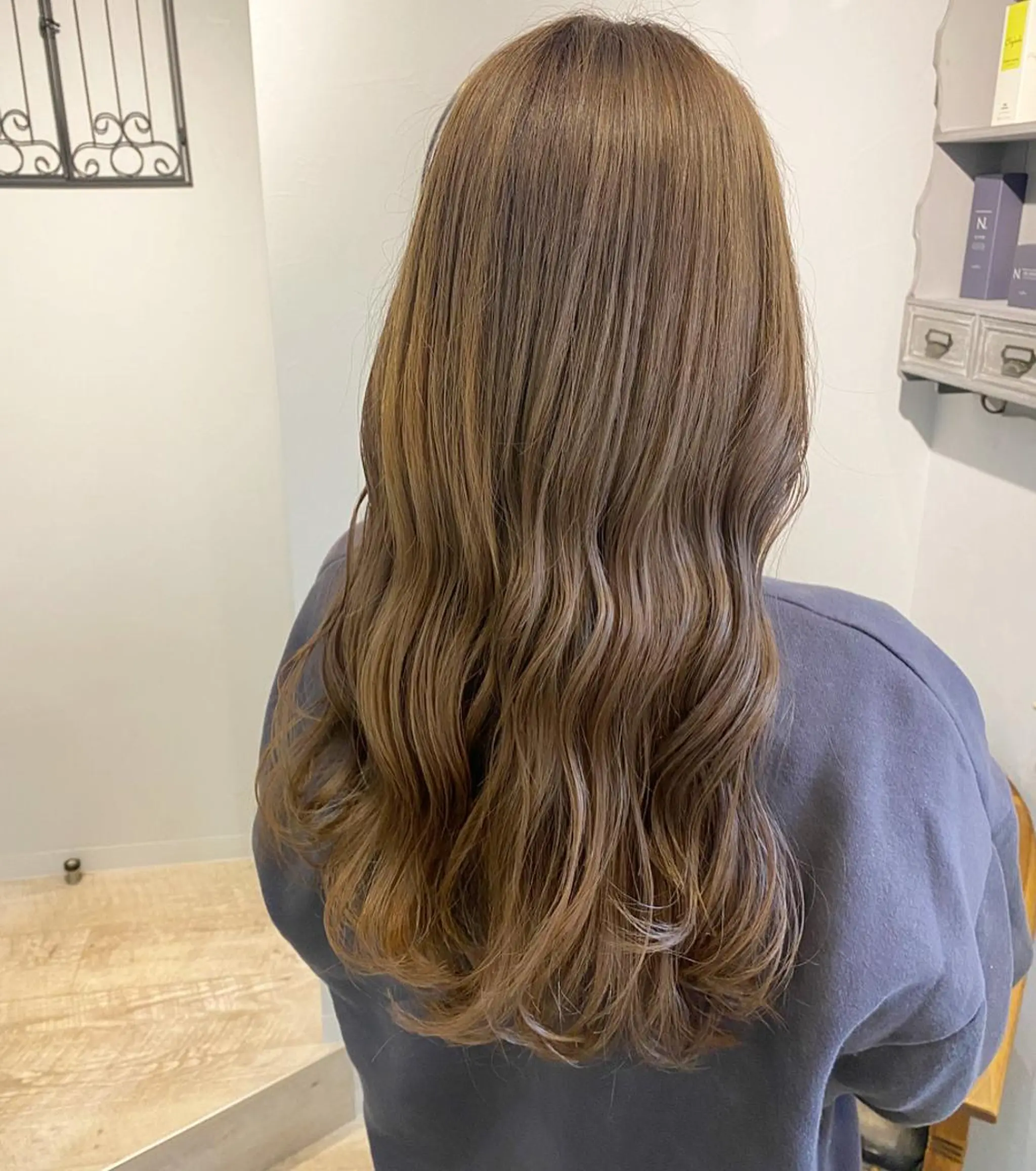 ロング ヘアカラー 西村 美羽のヘアスタイル