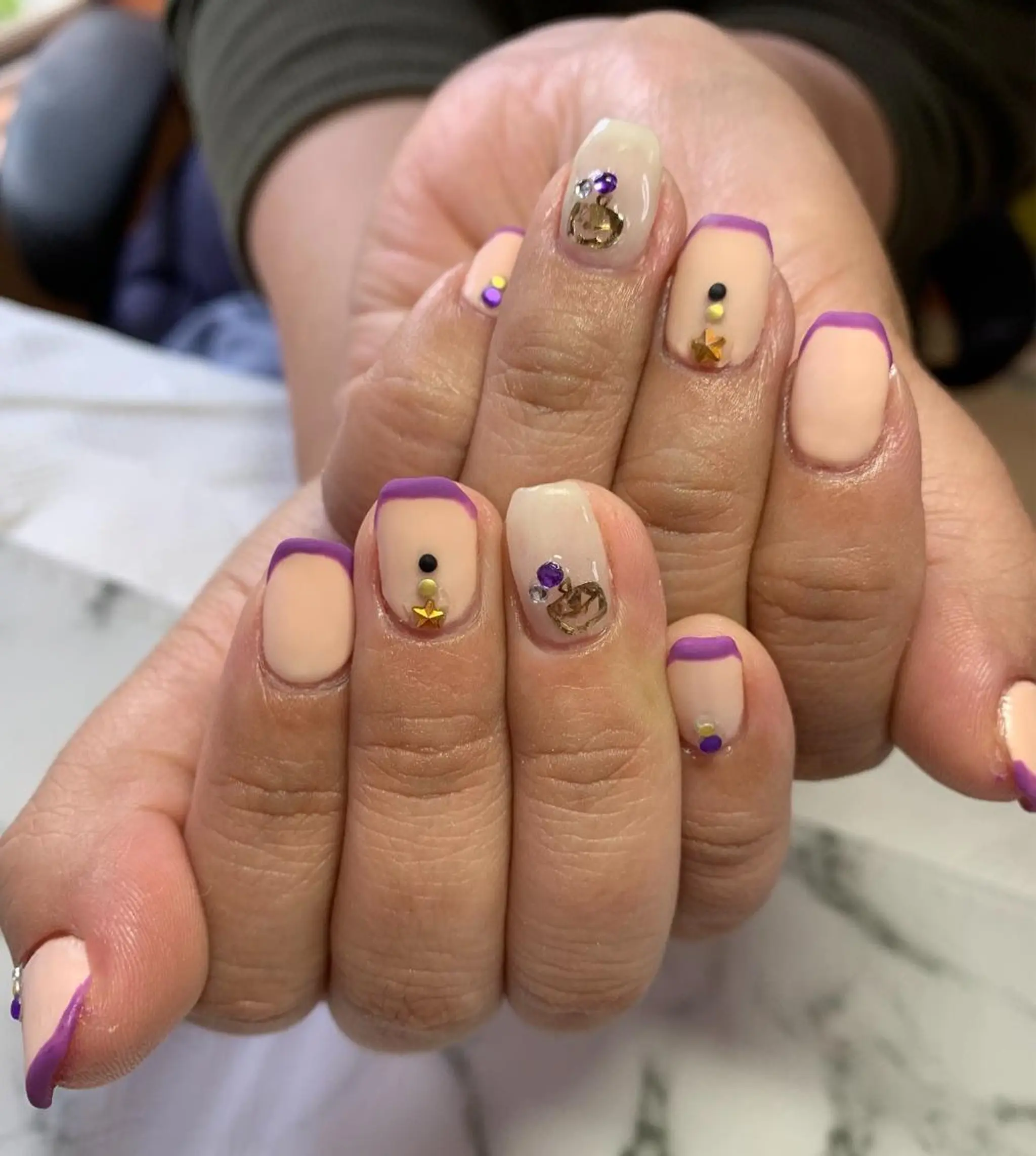 ネイル アニマル柄 アートネイル ハロウィン ニュアンスネイル ショートネイル ハンドネイル x.1.0.nail ♡Cのネイルデザイン