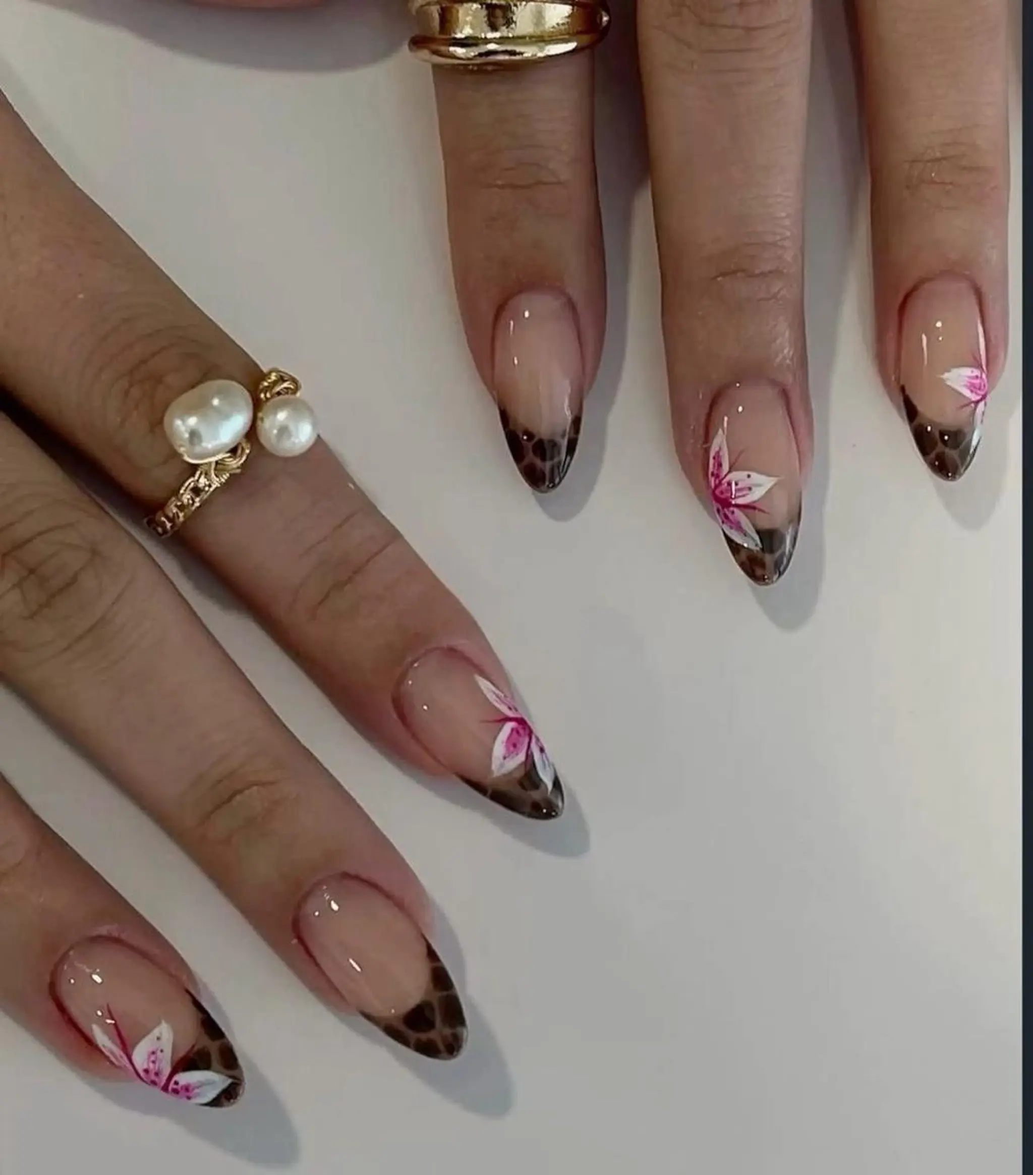 ネイル 長さ出し フレンチネイル グラデーション 卒業式 マグネットネイル ハンドネイル MIHANA YUKIのネイルデザイン