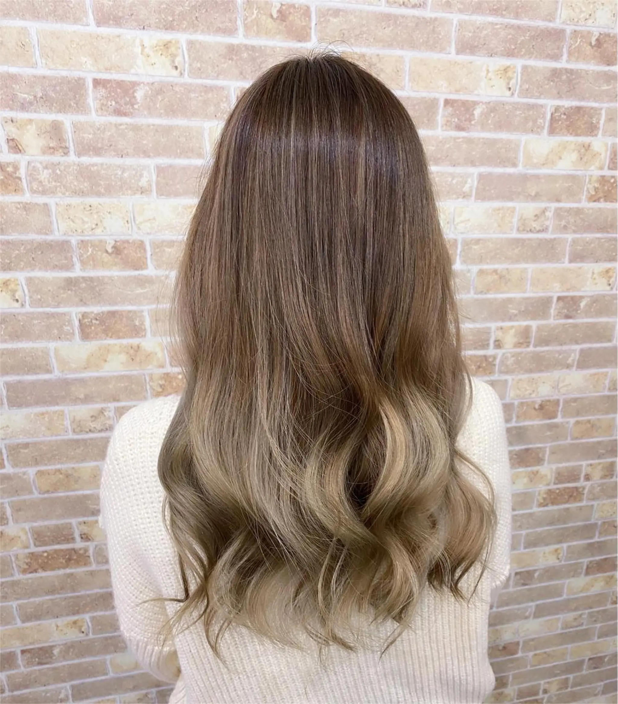 ロング ヘアカラー トリートメント 美髪ヘア 🤍erikaのヘアスタイル